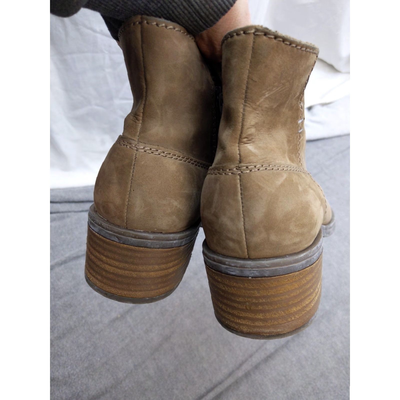 Vintage Earth Womens Bootie Size 8.5 M Brown Nubuck Ankle Zip Block Heel Comfort Booties Size US 9 / IT 39 - 4 Thumbnail