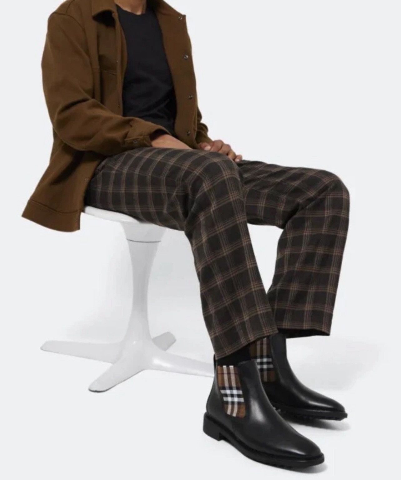 Burberry Burberry Men's Allostock Chelsea Boots size 40/us size 7 Size US 7 / EU 40 - 2 Thumbnail