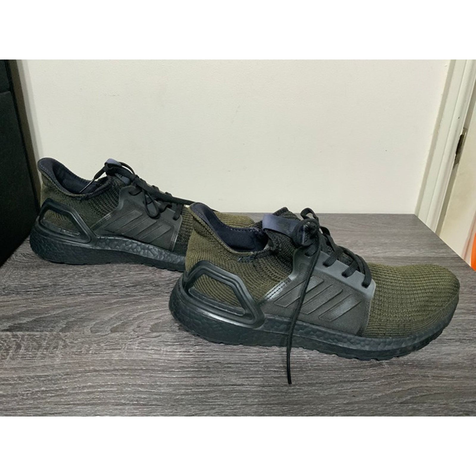 Adidas Adidas Ultraboost Olive Black Running Shoes Men’s 8.5 USED Size US 8.5 / EU 41-42 - 4 Thumbnail