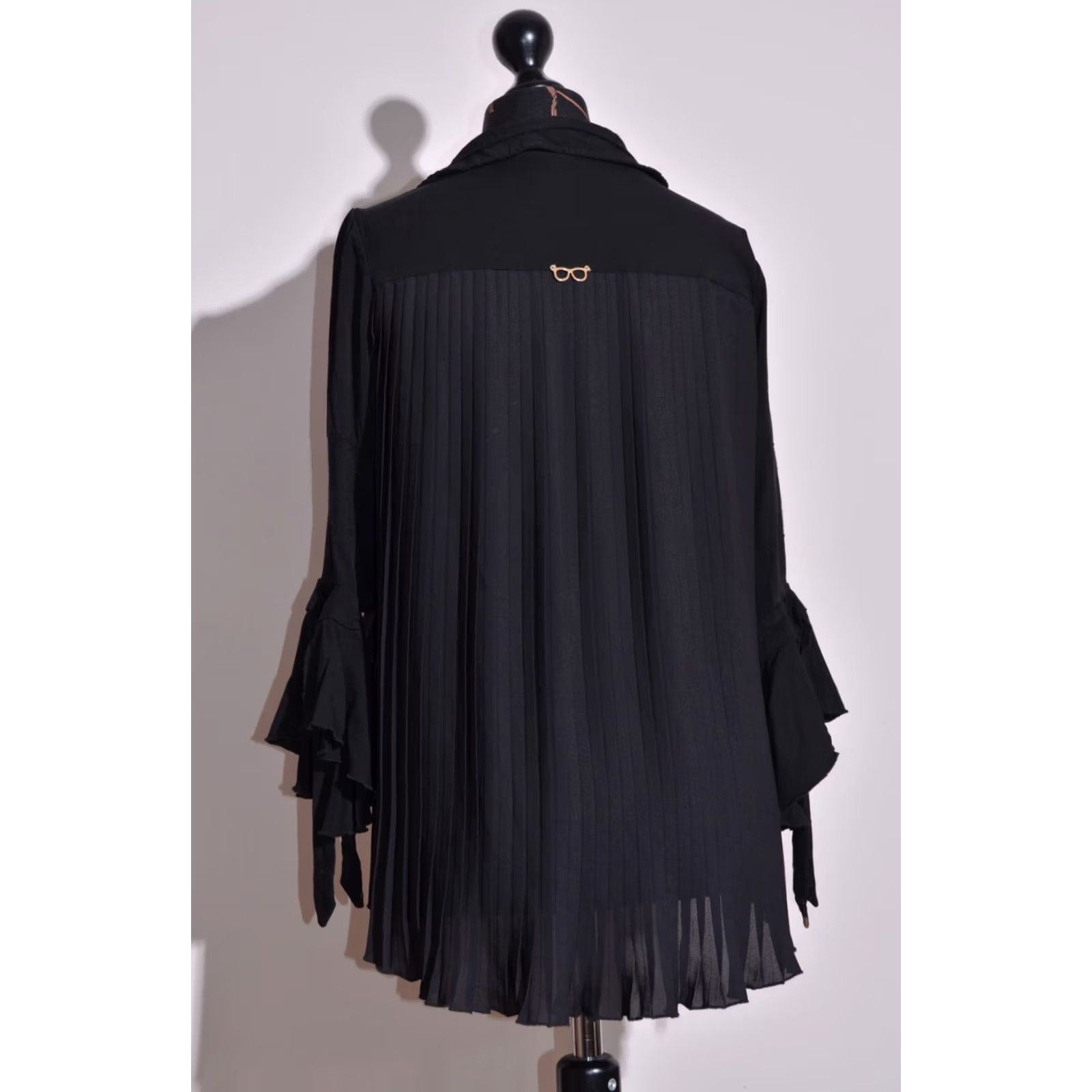 Vintage Elisa Cavaletti BLU Women’s Black Long Sleeve Blouse Shirt UK8 D34 IT40 Shirt Adult XS? (note: original title lacks size label mapping) Size M / US 6-8 / IT 42-44 - 6 Thumbnail
