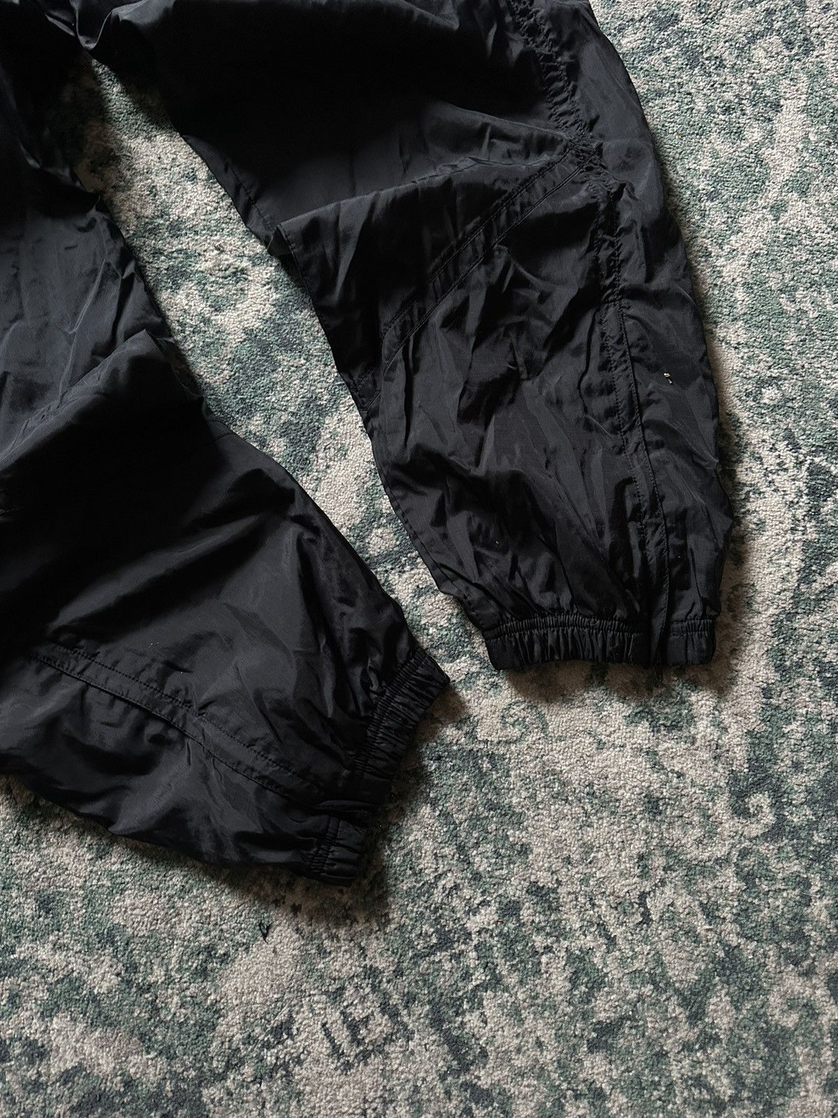 Nike VINTAGE NIKE SWOOSH TN SKEPTA STYLE NYLON TRACK PANTS Y2K XL Size US 36 / EU 52 - 4 Thumbnail