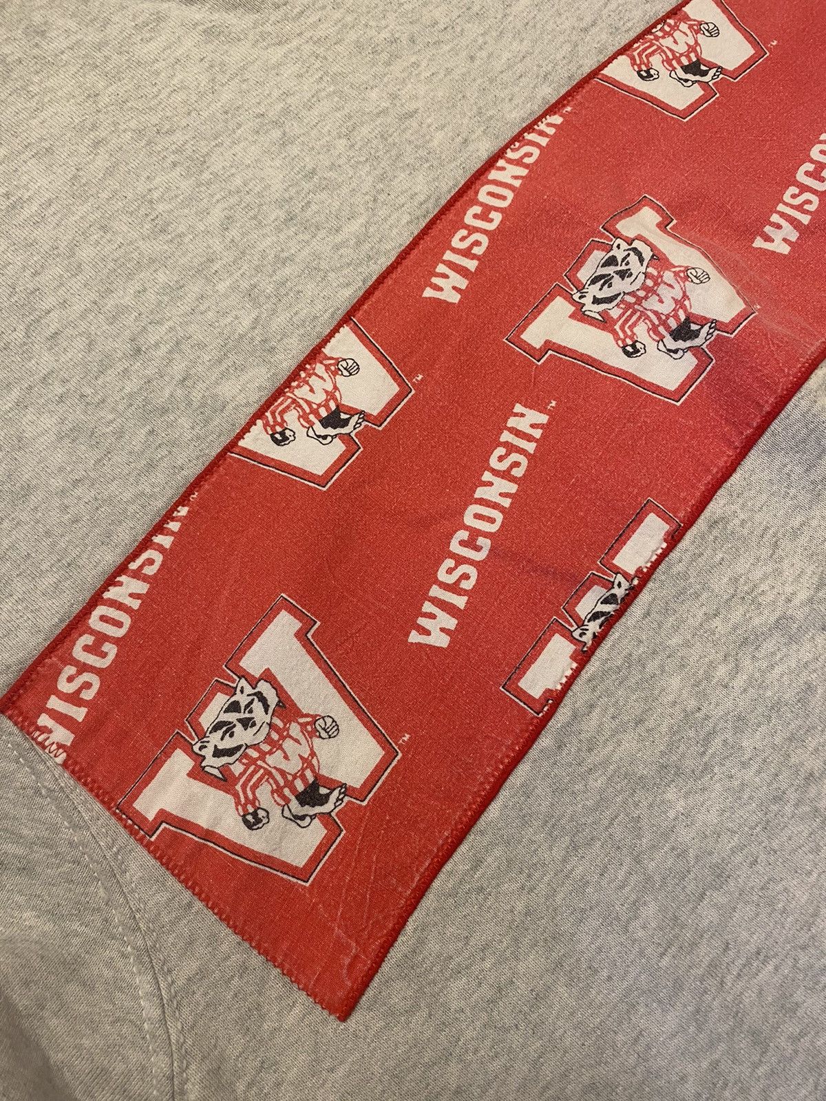 NCAA × Vintage Vintage Wisconsin Badgers Sweater Size US XXL / EU 58 / 5 - 2 Thumbnail
