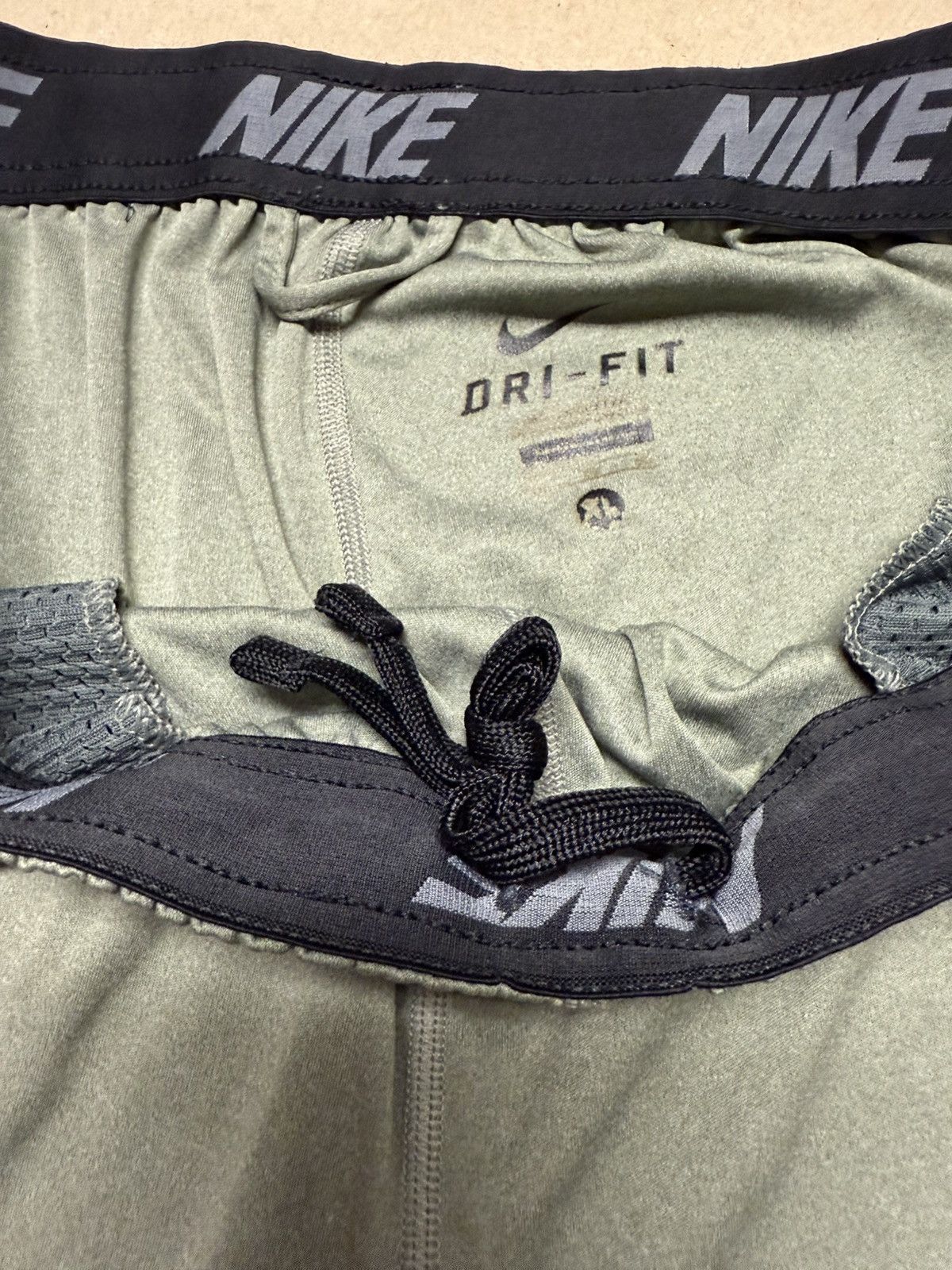 Nike Nike DriFit Basketball Shorts Green size XL Rare! Size US 38 / EU 54 - 3 Thumbnail