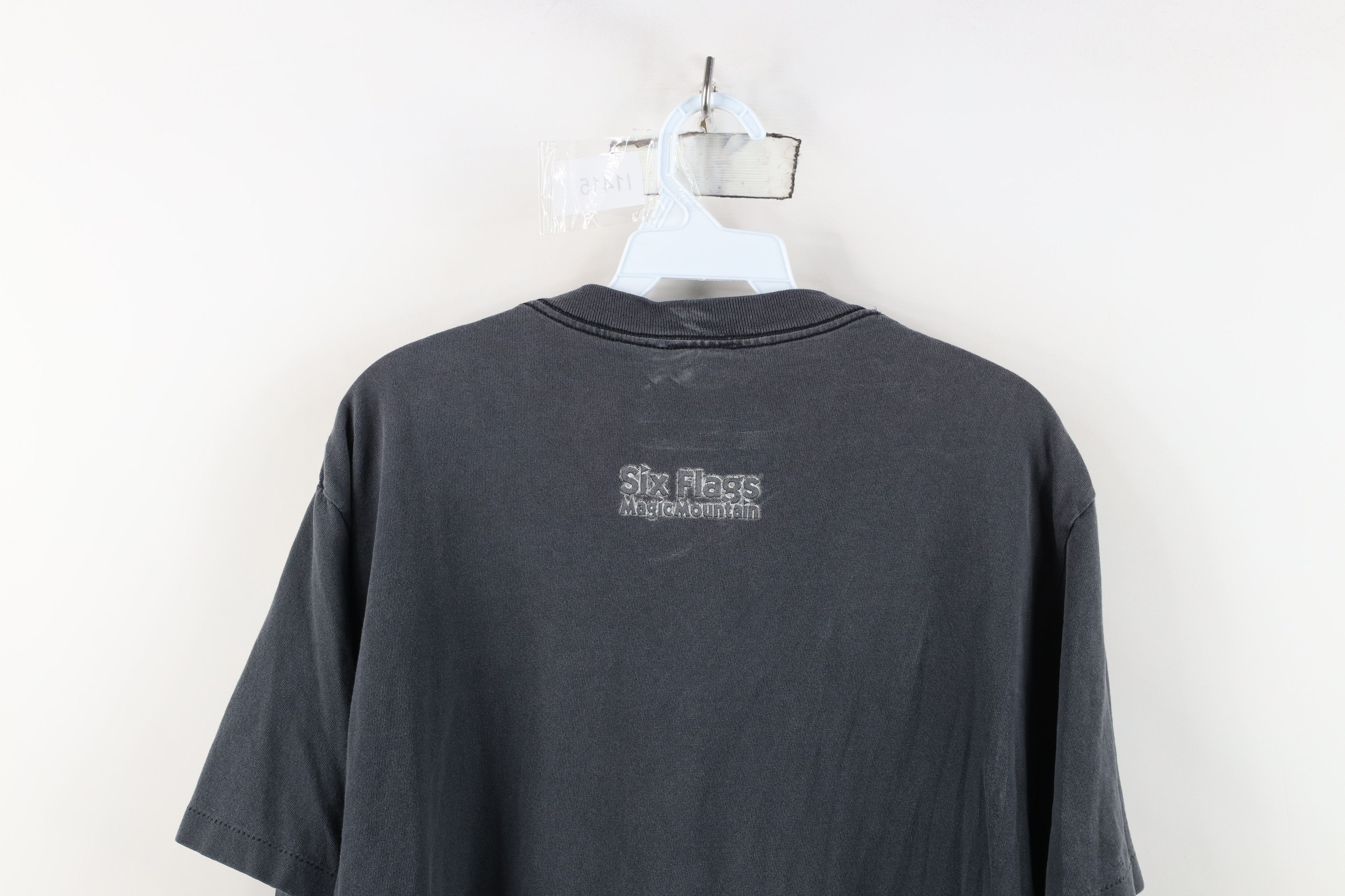 Vintage Vintage 90s Spell Out Six Flags Batman The Ride T-Shirt USA Size US L / EU 52-54 / 3 - 14 Thumbnail