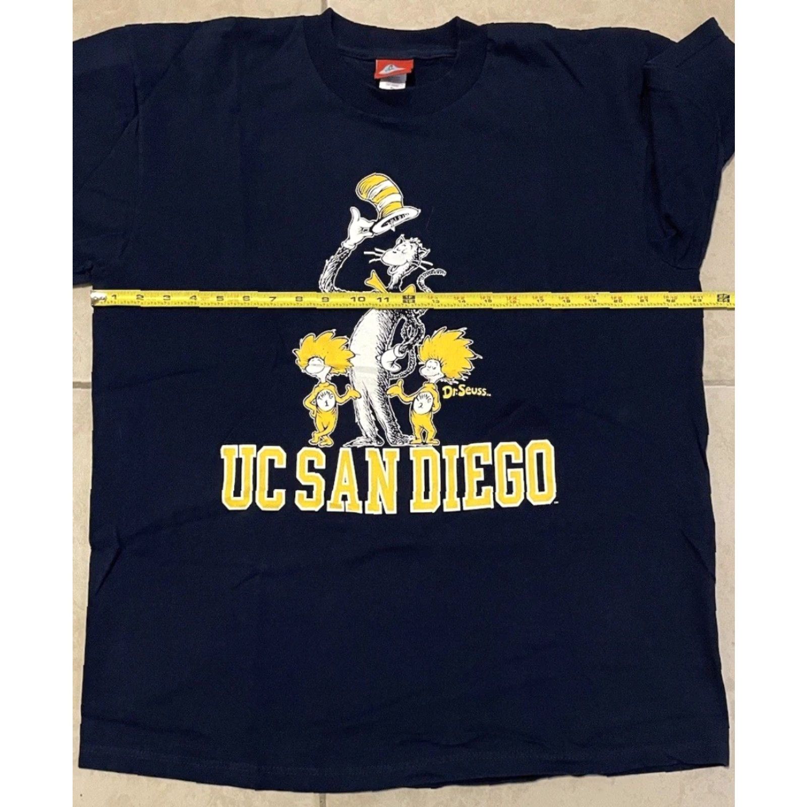 Vintage VINTAGE University UCSD Dr Seuss Cat In The Hat Shirt XL Blue College Graphic Tee Men Short Sleeve Crew Neck 90s California USA Universities Boys Mens Size US XL / EU 56 / 4 - 5 Thumbnail