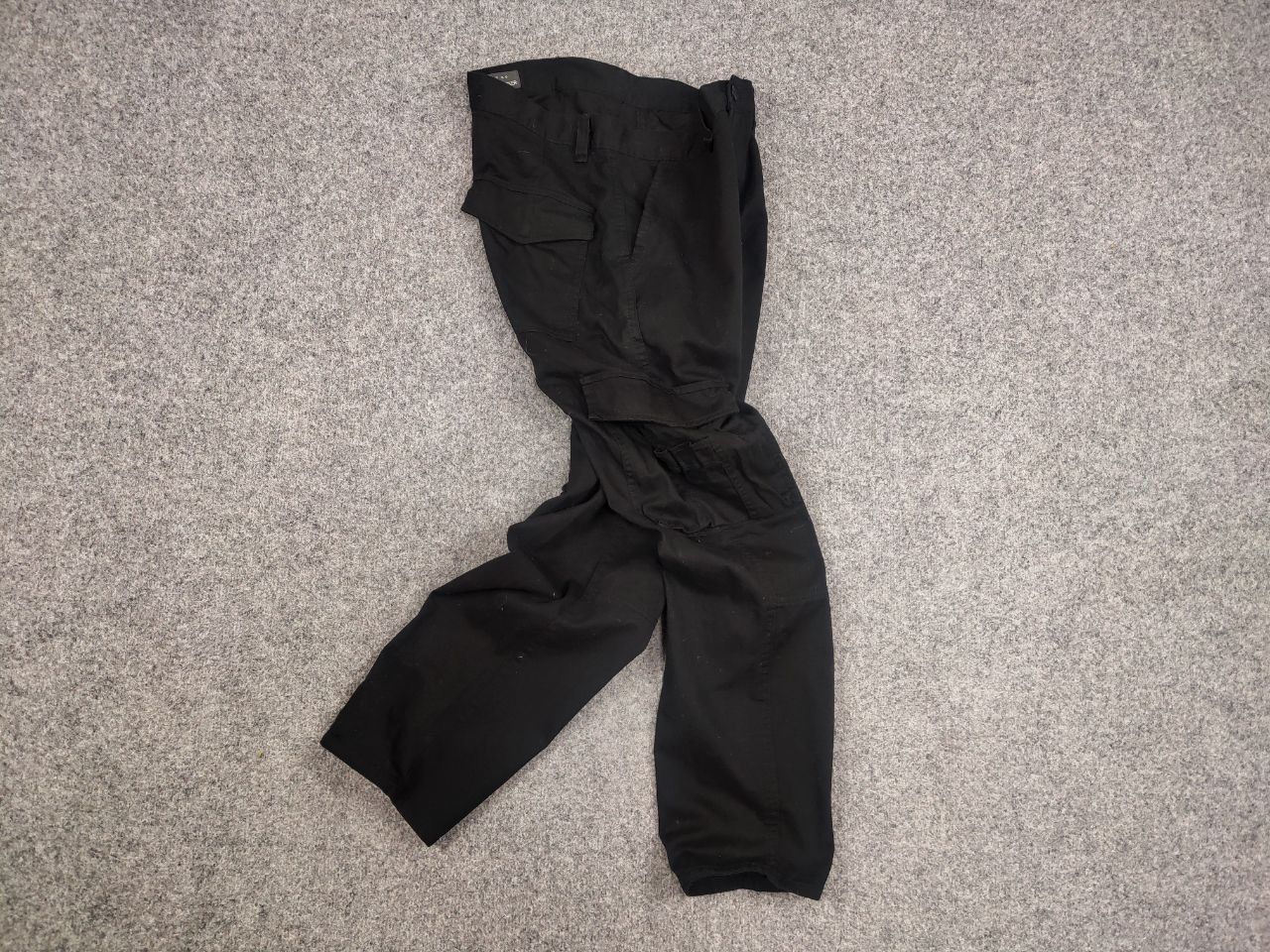 Japanese Brand Vintage Japanese Black Cargo Workwear Y2K Style Pants Size US 30 / EU 46 - 10 Thumbnail