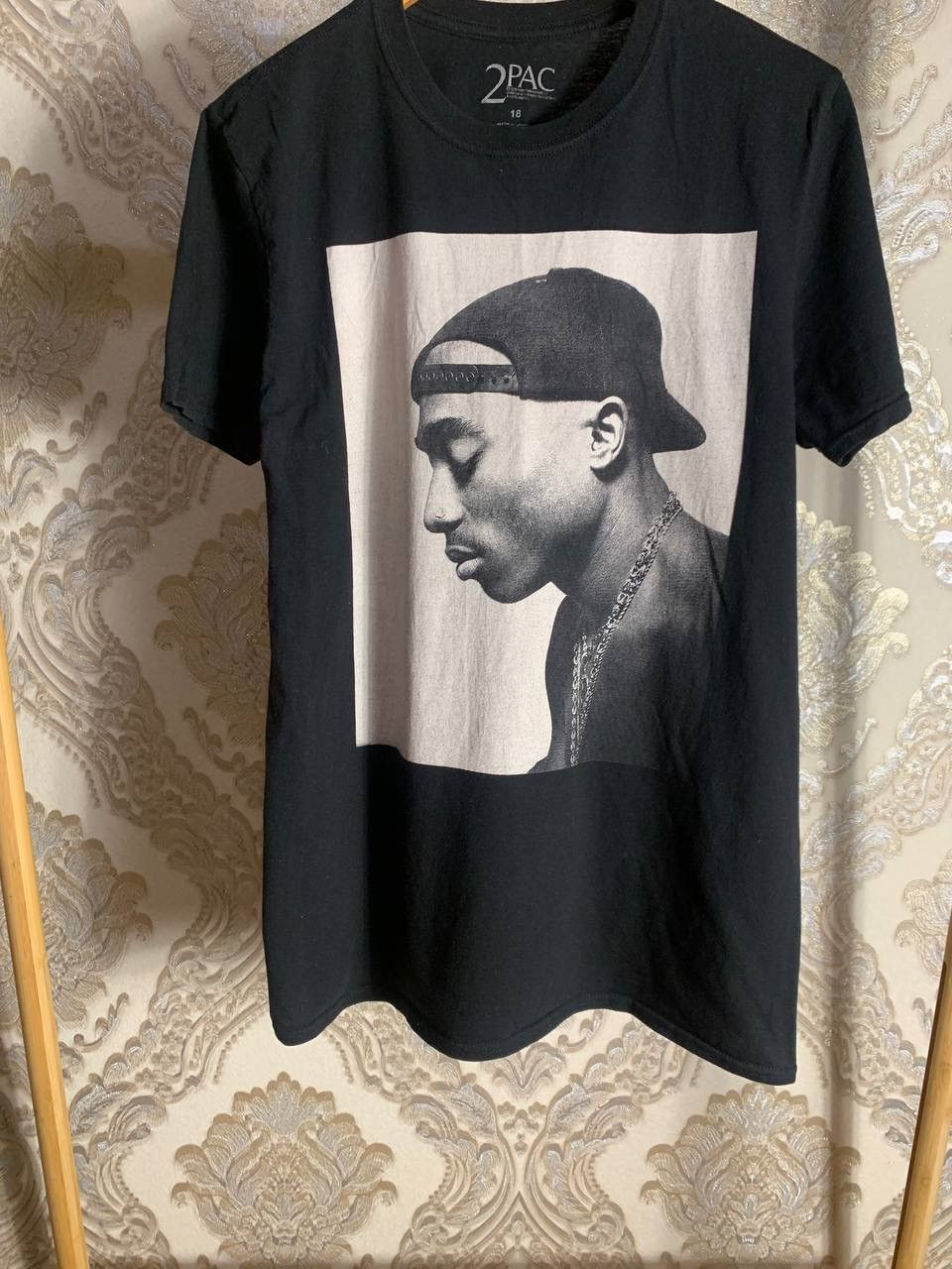 Band Tees VINTAGE 2PAC TUPAC SHAKUR RAP T-SHIRT BIG LOGO RETRO Y2K 90s Size US S / EU 44-46 / 1 - 3 Thumbnail