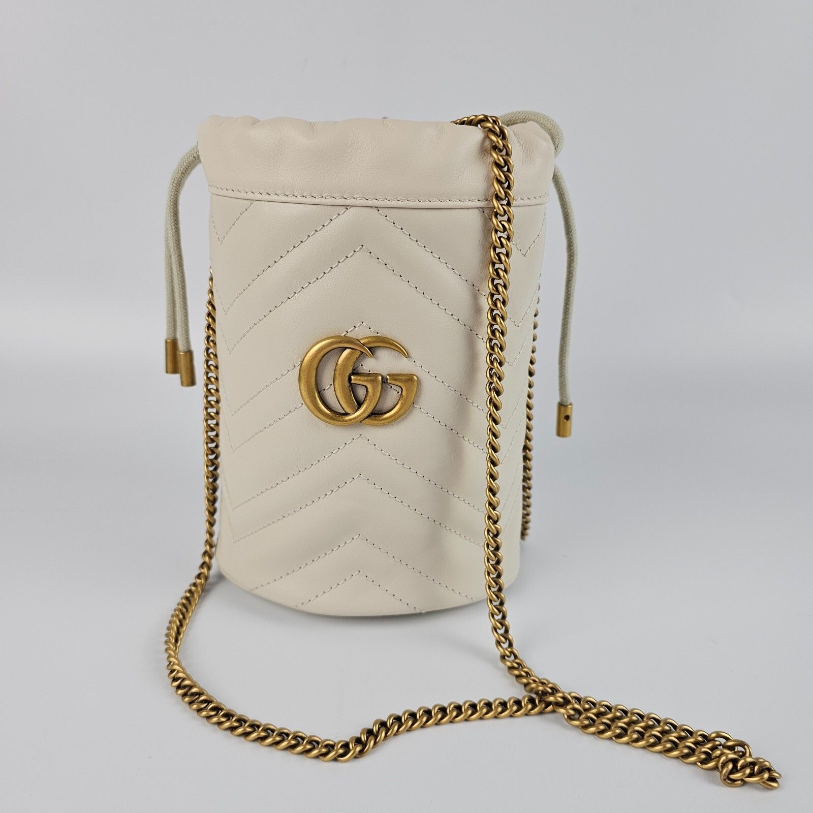 GUCCI GG Marmont Small White Chevron Leather Bucket Bag