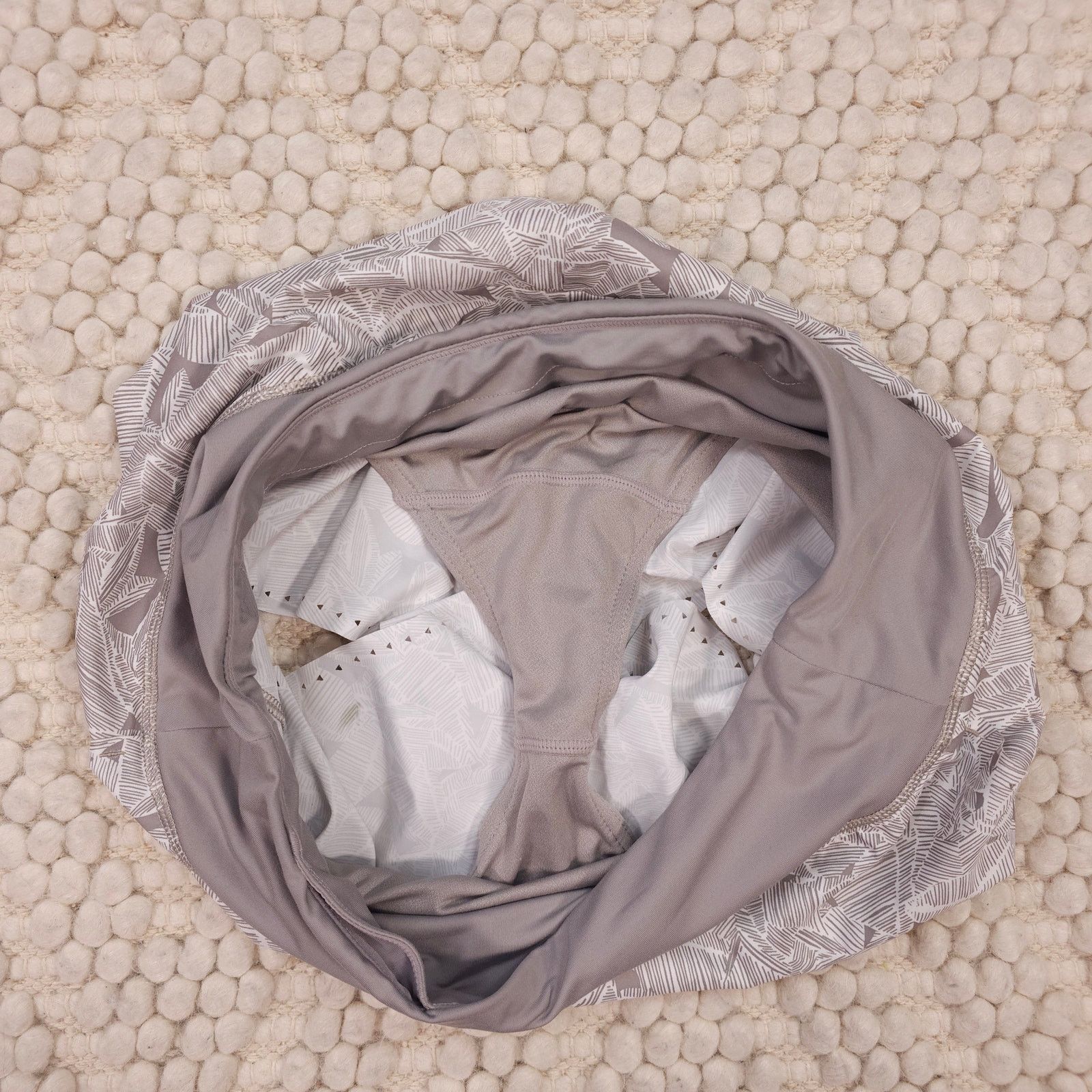 Athleta Athleta Print Laser Run Shorts Taupe Leaf Print Sz Medium Size 30" / US 8 / IT 44 - 5 Thumbnail