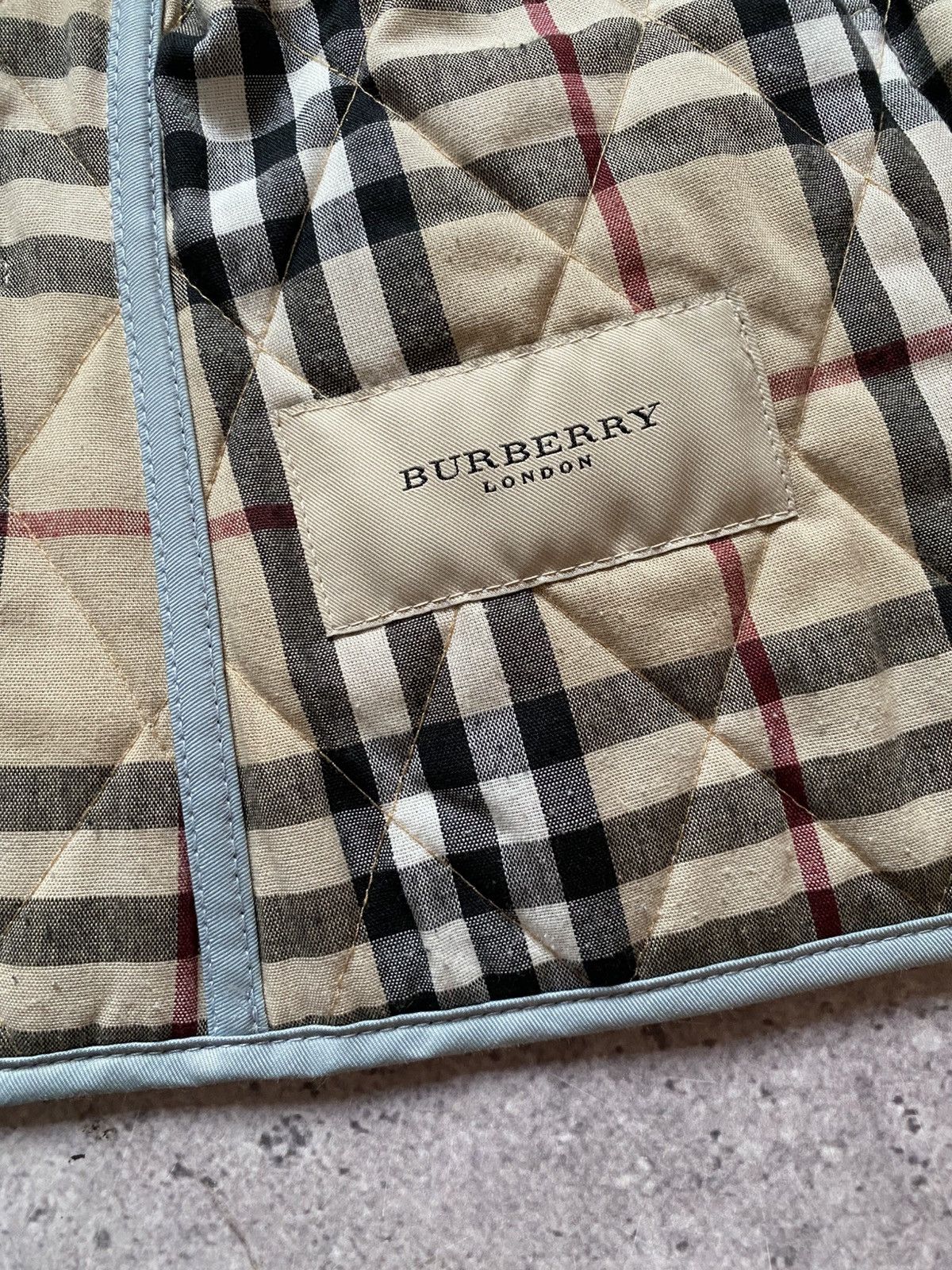 Burberry Vintage Burberry London Quilted Vest Women's Size Xs Luxury Size XS / US 0-2 / IT 36-38 - 7 Thumbnail