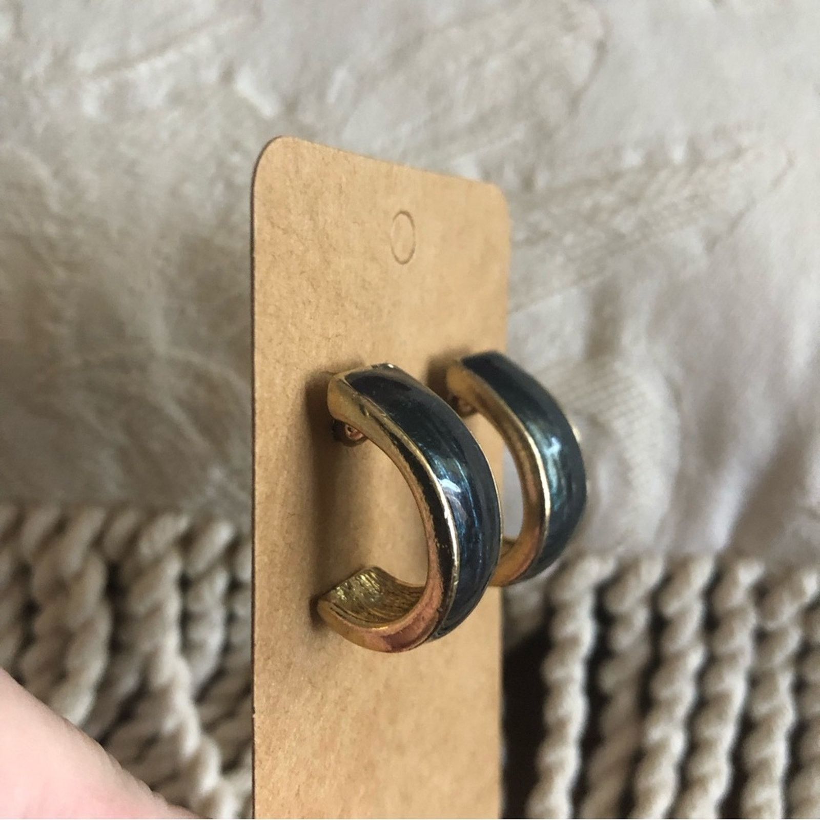 Vintage Vintage emerald metallic enamel hoop pierced earrings Size ONE SIZE - 7 Thumbnail