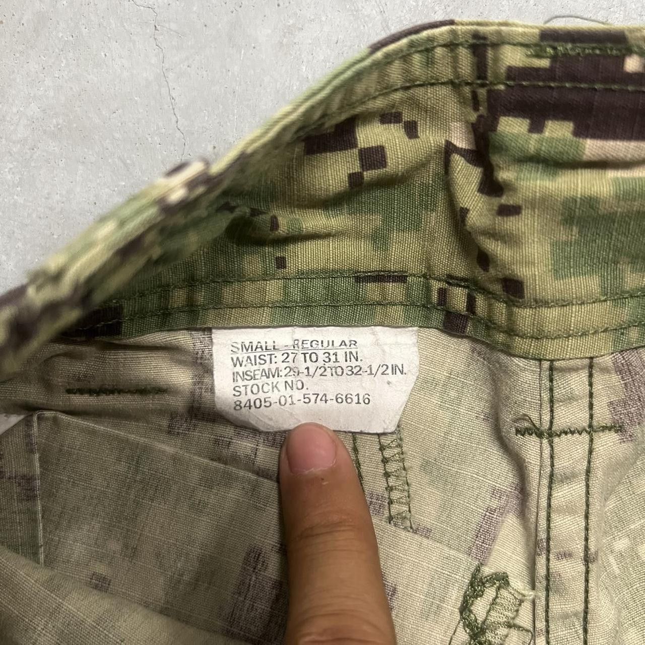 Vintage Vintage Y2K/2000s Military Camo Grunge Cargo Pants! Size US 28 / EU 44 - 7 Thumbnail