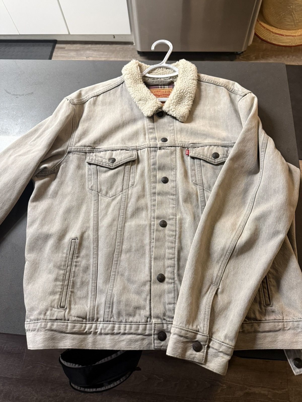 Levi's LEVIS Denim Jacket w Fur Size US L / EU 52-54 / 3 - 1 Thumbnail