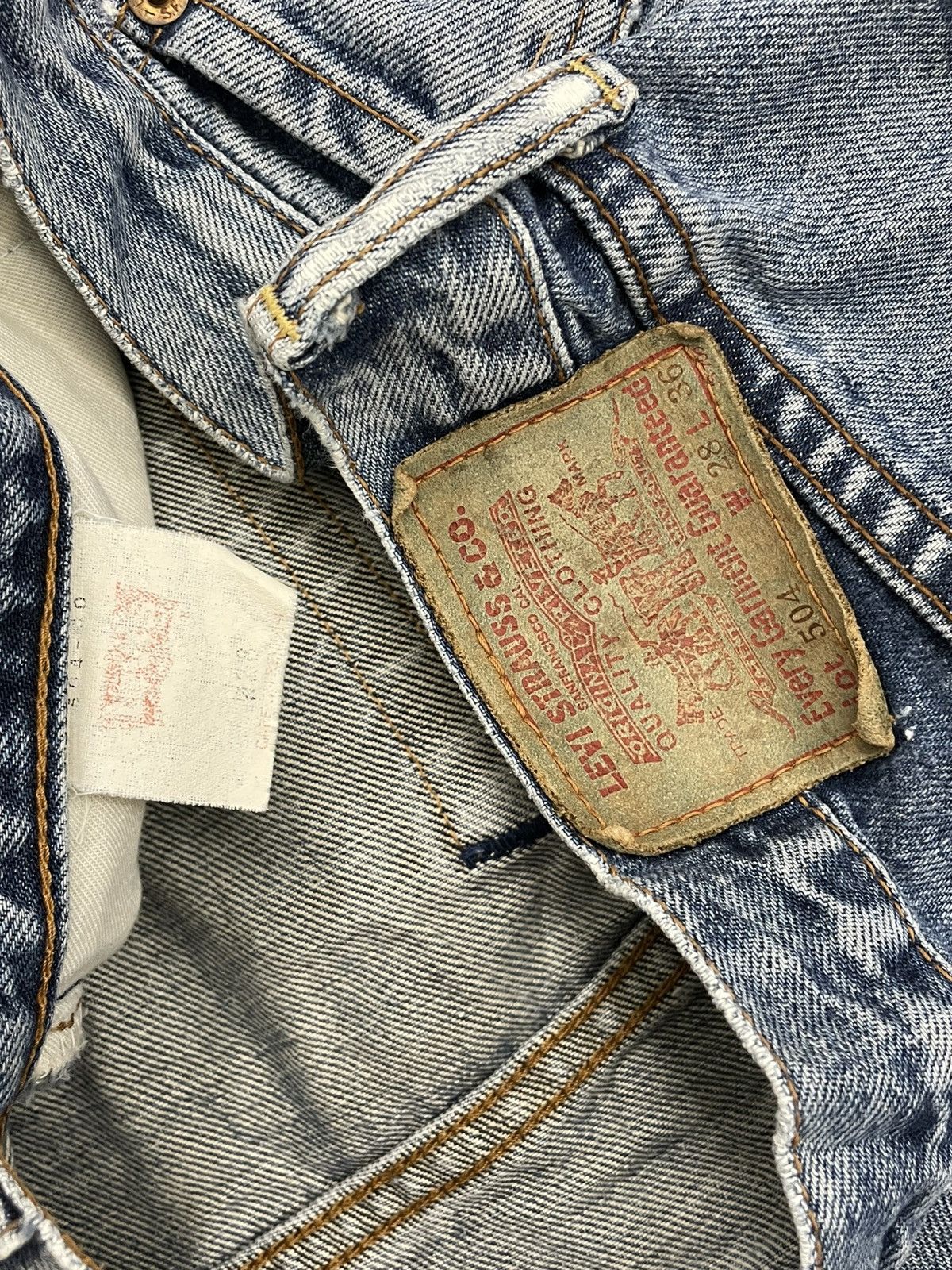 Levi's Vintage Clothing Vintage 1990s Original Designer Levis 504 Distressed Denim Size US 26 / EU 42 - 16 Thumbnail