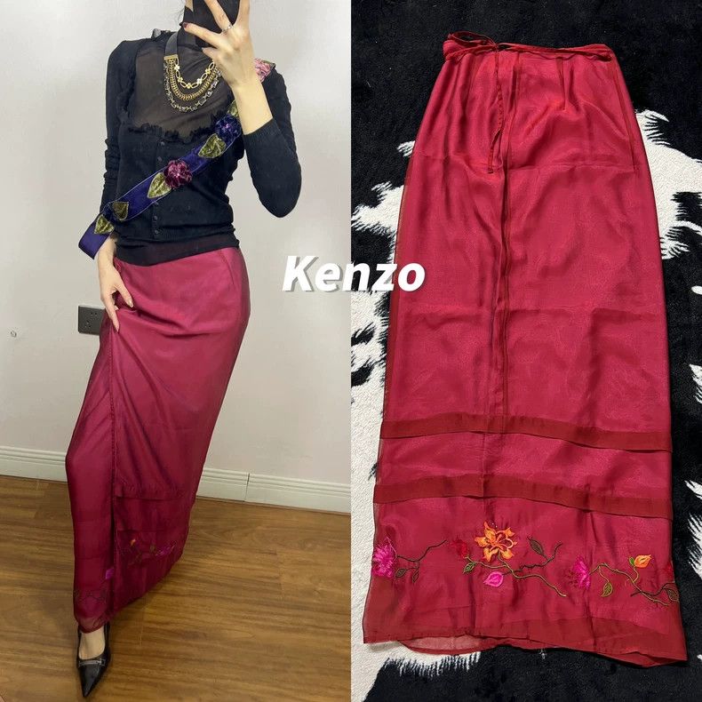 Kenzo KENZO A piece of gauze embroidered flowers with a glossy s Size 26" / US 2 / IT 38 - 1 Thumbnail