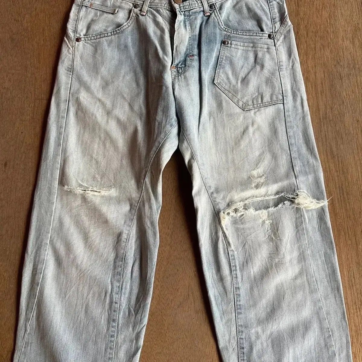 Vintage DISTRESSED DENIM VTG EDWIN JAPAN TWIST LEG LIGHTWASH BAGGY Size US 33 - 3 Thumbnail