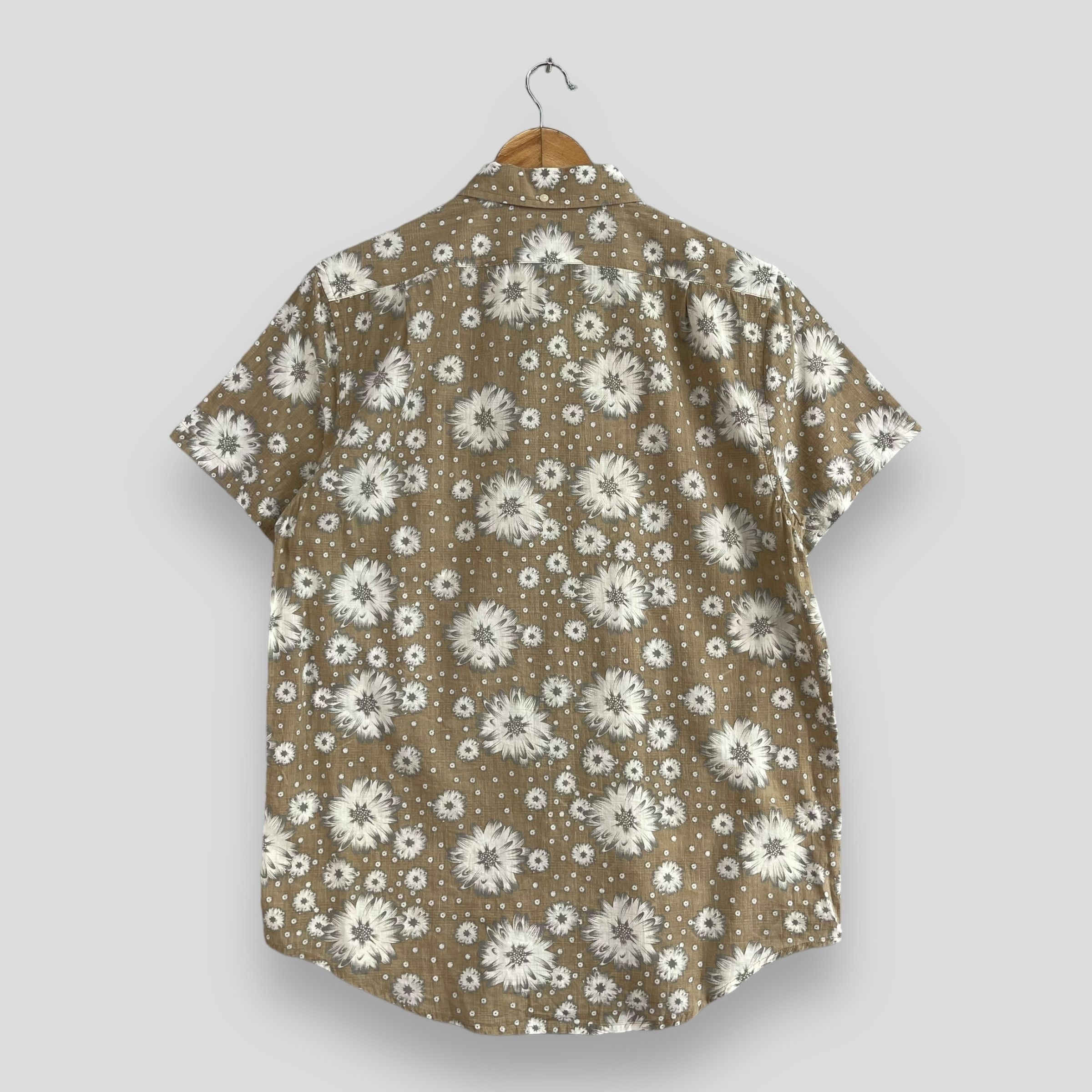 Japanese Brand Catch Surf Hawaii White Chrysanthemum Floral Motive Shirt Size US M / EU 48-50 / 2 - 9 Thumbnail