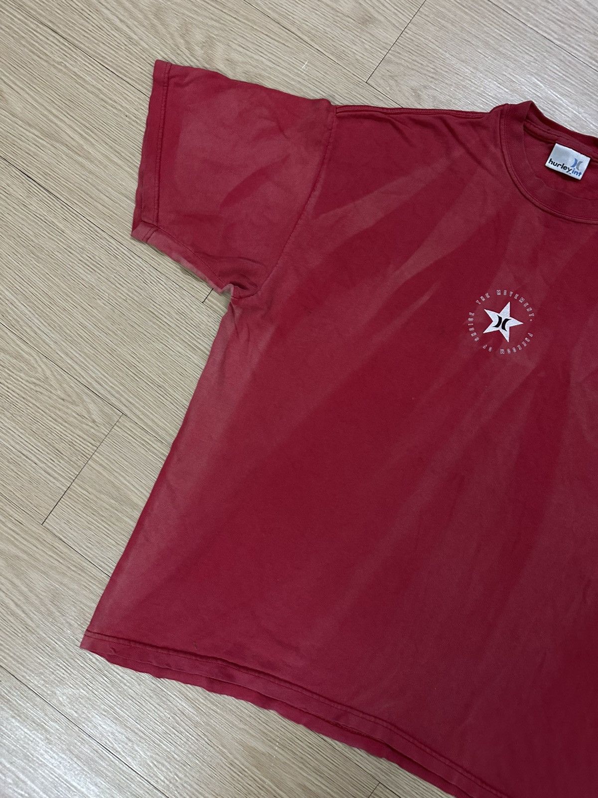 Hurley × Vintage Rare Beautiful Sun Faded Vintage Hurley The Movement Tee Size US XL / EU 56 / 4 - 6 Thumbnail