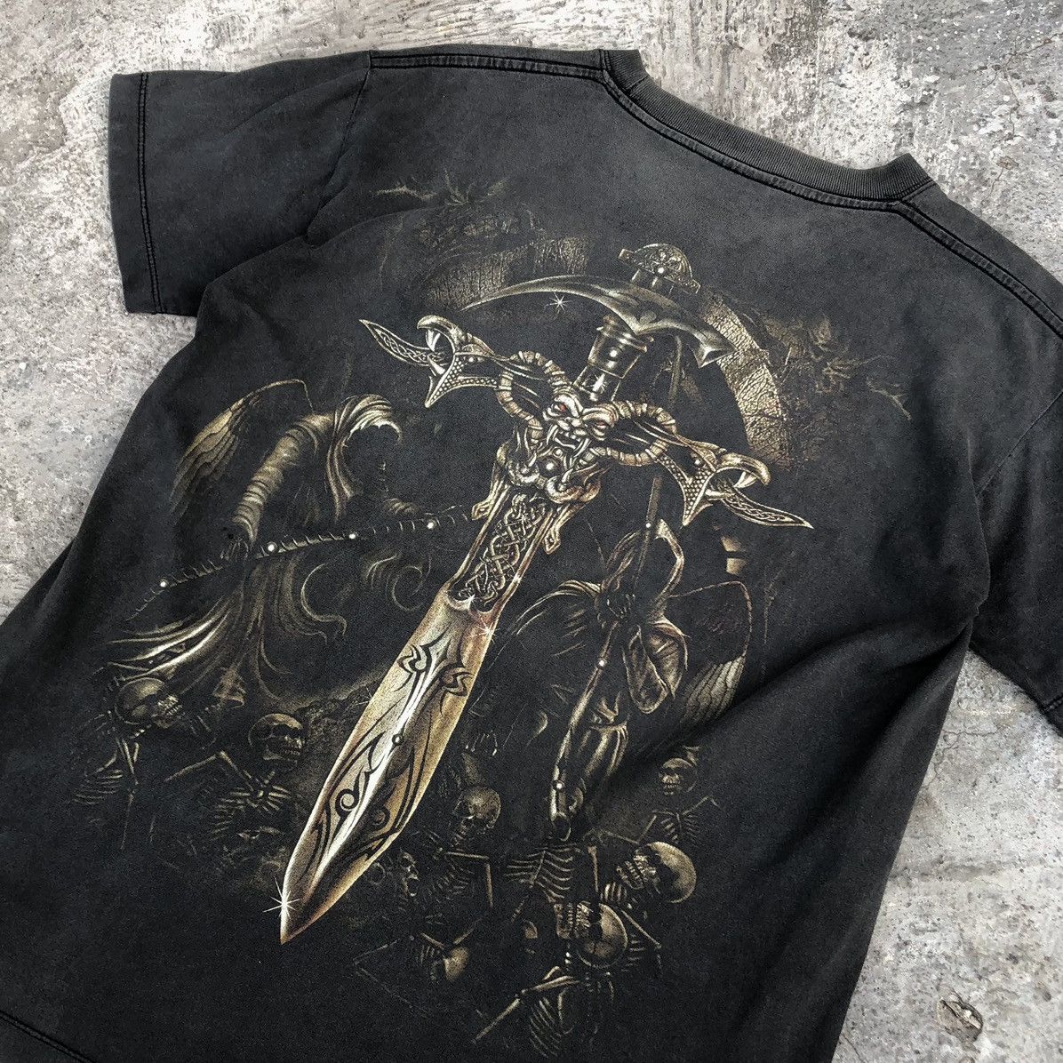 Vintage Tshirt rock chang vintage prints skull and crossbones Size US M / EU 48-50 / 2 - 8 Thumbnail