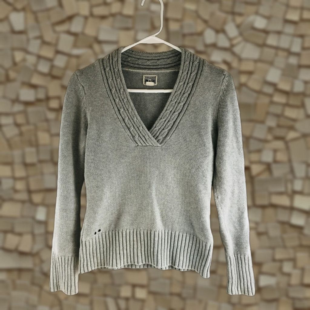 Converse Converse Sweater Women’s Size M Gray V-Neck Knit Pullover Size M / US 6-8 / IT 42-44 - 1 Thumbnail