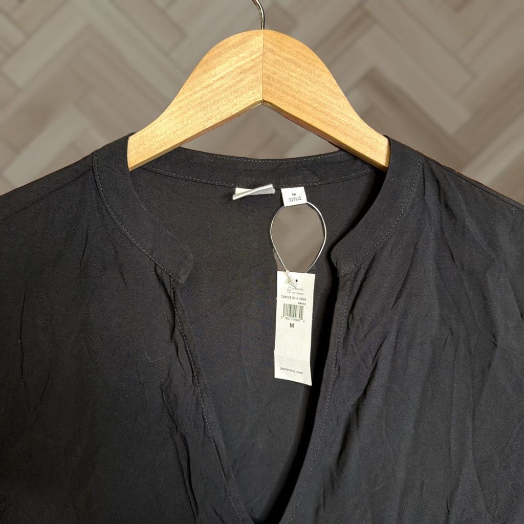 Gap Gap Women's V-Neck Rayon Mini Dress Black NWT sz Medium Size M / US 6-8 / IT 42-44 - 1 Thumbnail