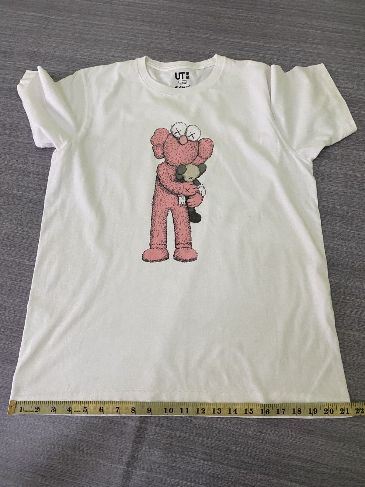 Kaws × Uniqlo Uniqlo X Kaws Shirt Size US L / EU 52-54 / 3 - 9 Thumbnail