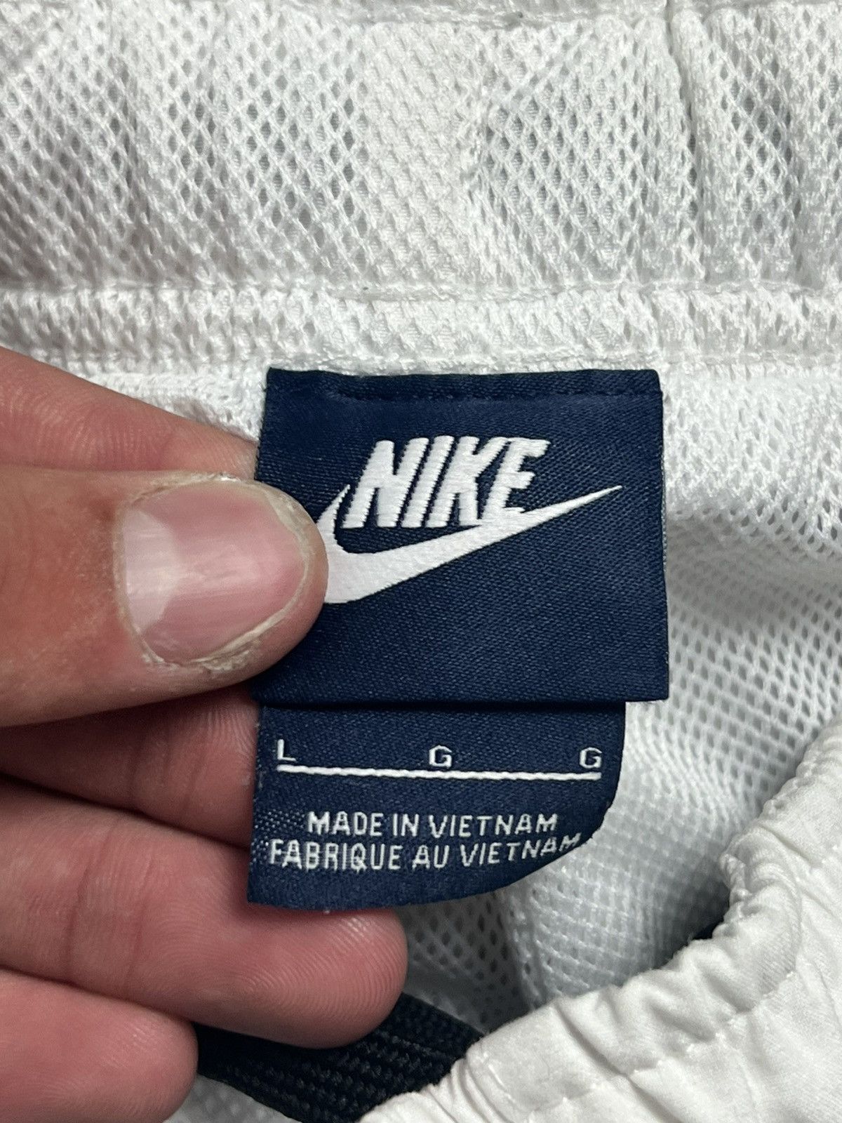 Nike Vintage Nike Nylon Shorts Drill Swoosh Y2K Size US 34 / EU 50 - 5 Thumbnail