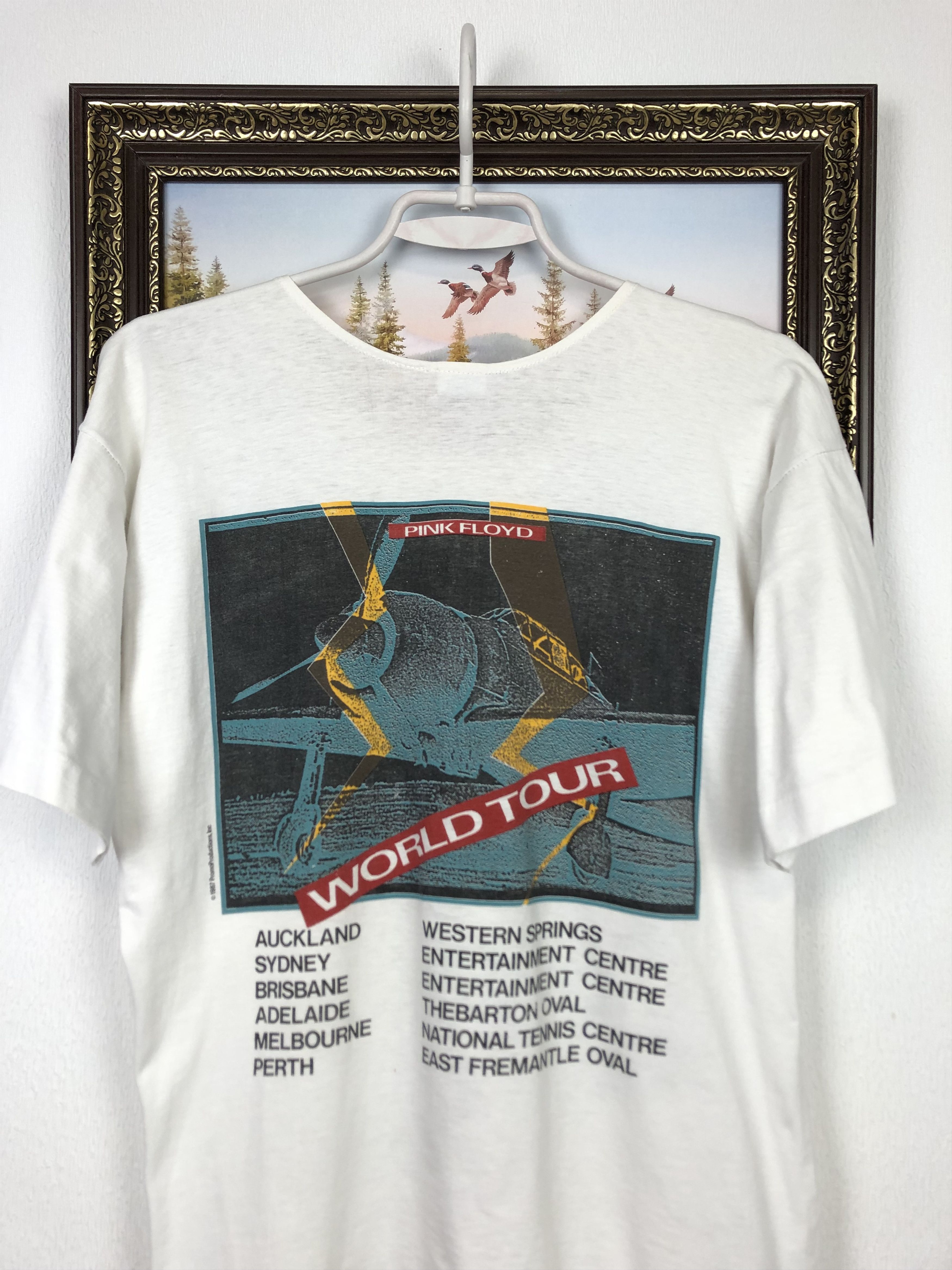 Band Tees Vintage Pink Floyd Shirt Momentary Lapse Band Tee Over Prin Size US M / EU 48-50 / 2 - 10 Thumbnail
