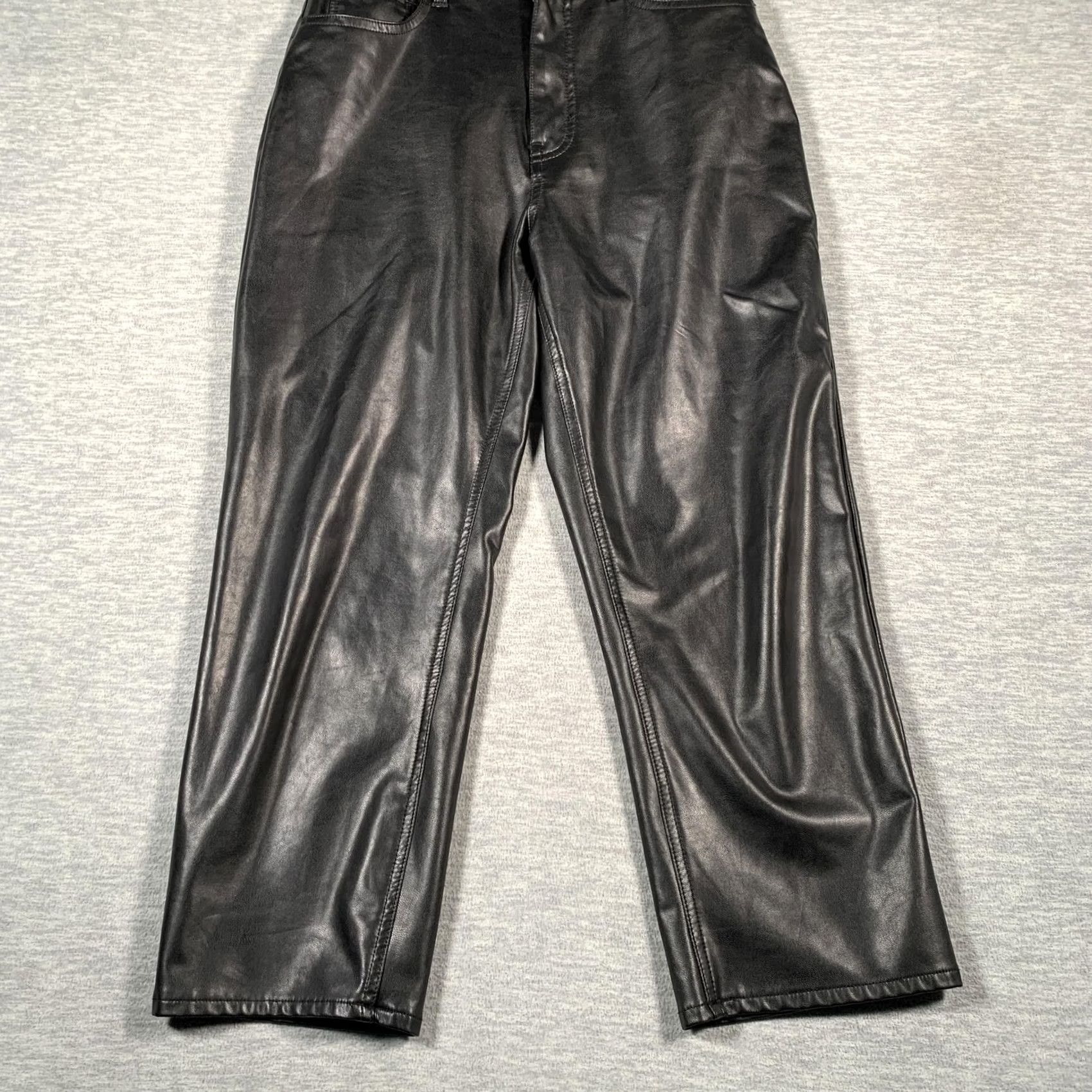 Abercrombie & Fitch VINTAGE Abercrombie & Fitch Pants Womens 6 Short Black Faux Leather Straight High Rise AnkLe 28 Inseam 28 Mens? Size 28" / US 6 / IT 42 - 3 Thumbnail
