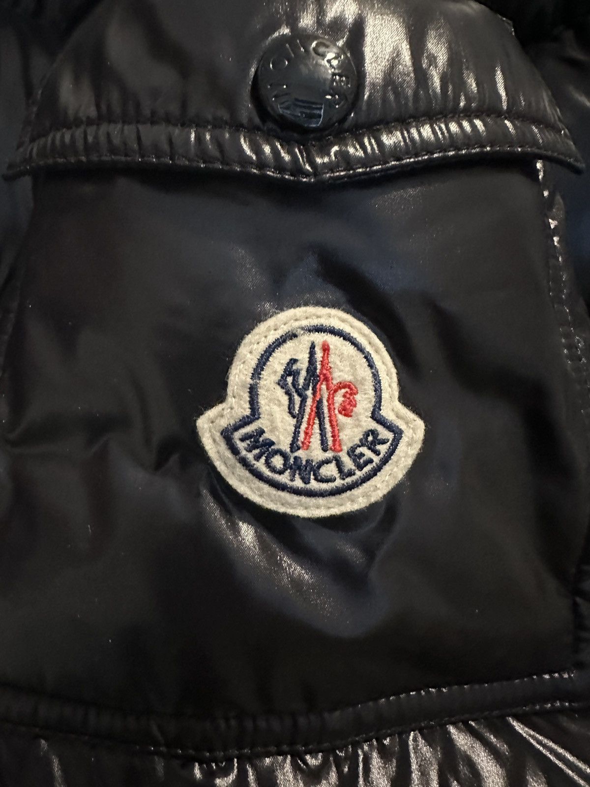 Moncler Brand new Moncler maya size 3 Size US M / EU 48-50 / 2 - 2 Thumbnail