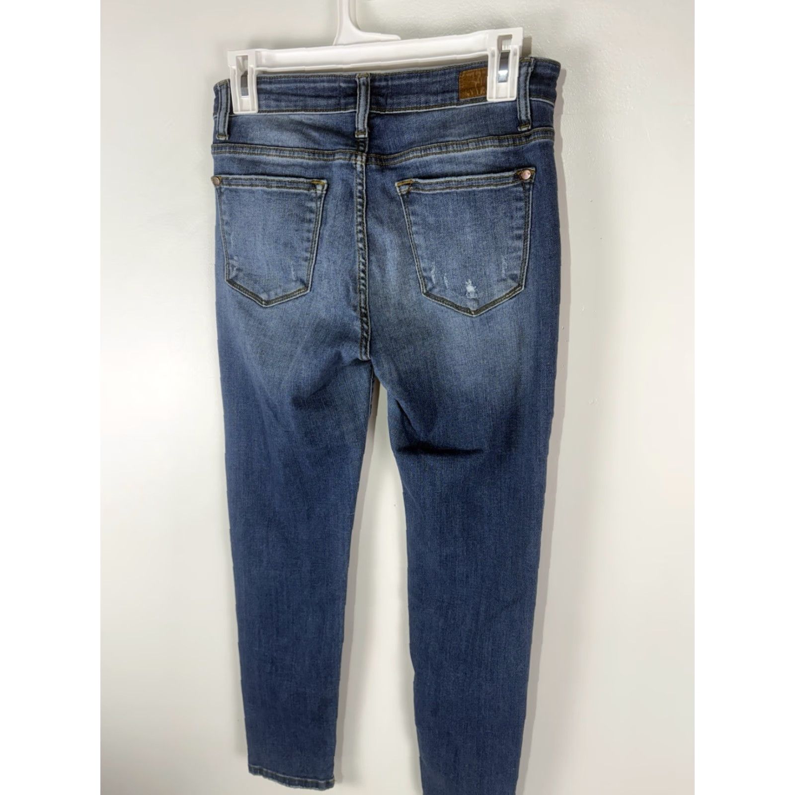 Vintage Judy Blue Med Faded Wash Distressed Relaxed Fit Skinny Jeans Womens Size 9/29 Size 30" / US 8 / IT 44 - 4 Thumbnail