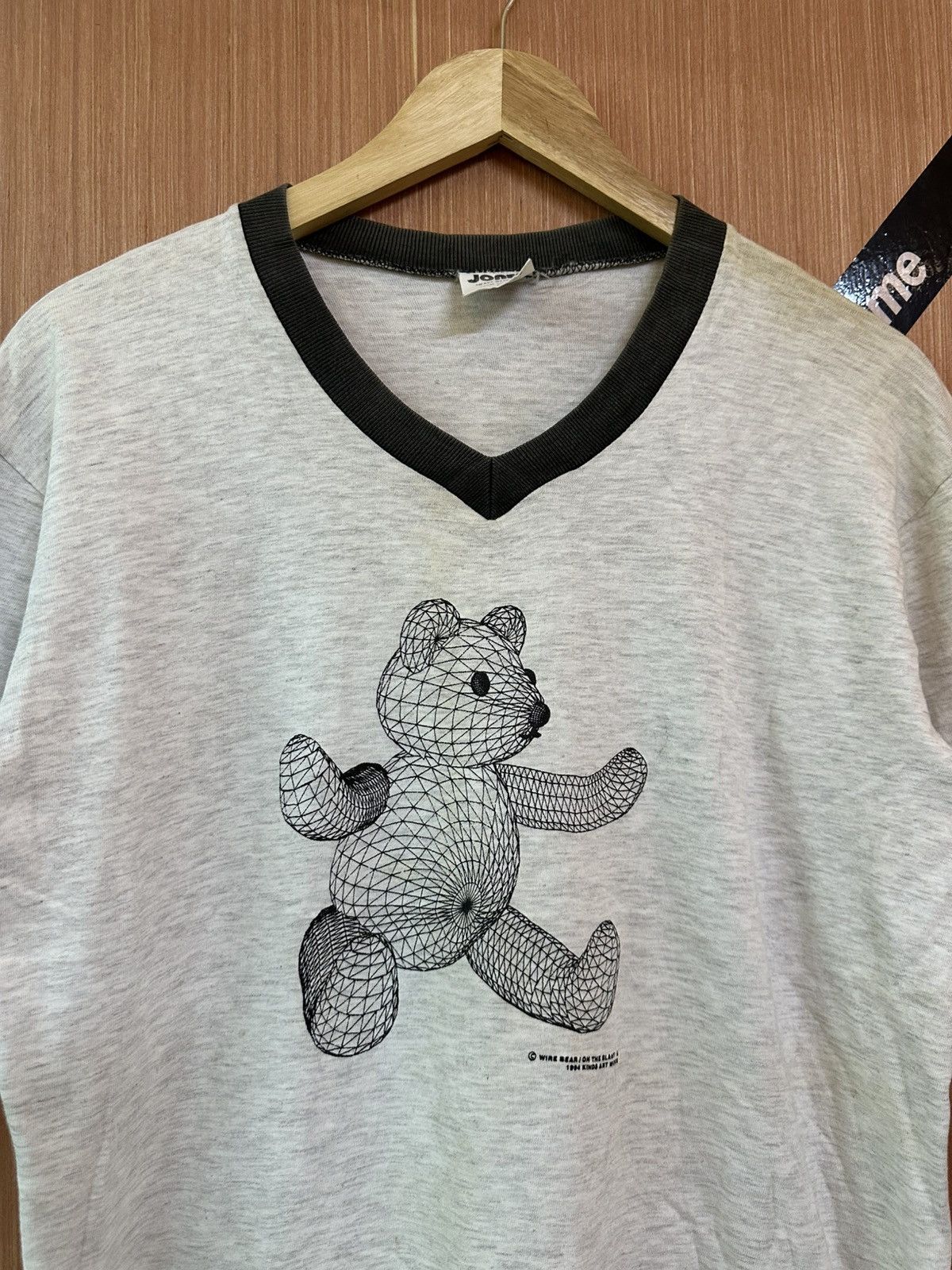 Vintage Vintage 90's Jones Wire Bear 3D Art Tshirts Size US M / EU 48-50 / 2 - 3 Thumbnail