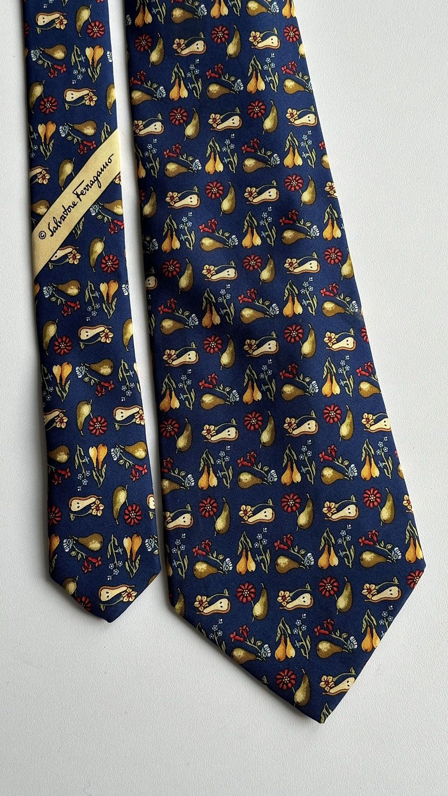 Salvatore Ferragamo Salvatore Ferragamo Men Classic Tie Made In Italy 100% Silk Size ONE SIZE - 10 Thumbnail