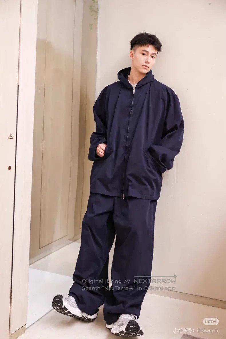 Balenciaga Balenciaga Solid Color Hooded Zip-Up Straight Sleeve Jacke Size US XS / EU 42 / 0 - 7 Thumbnail