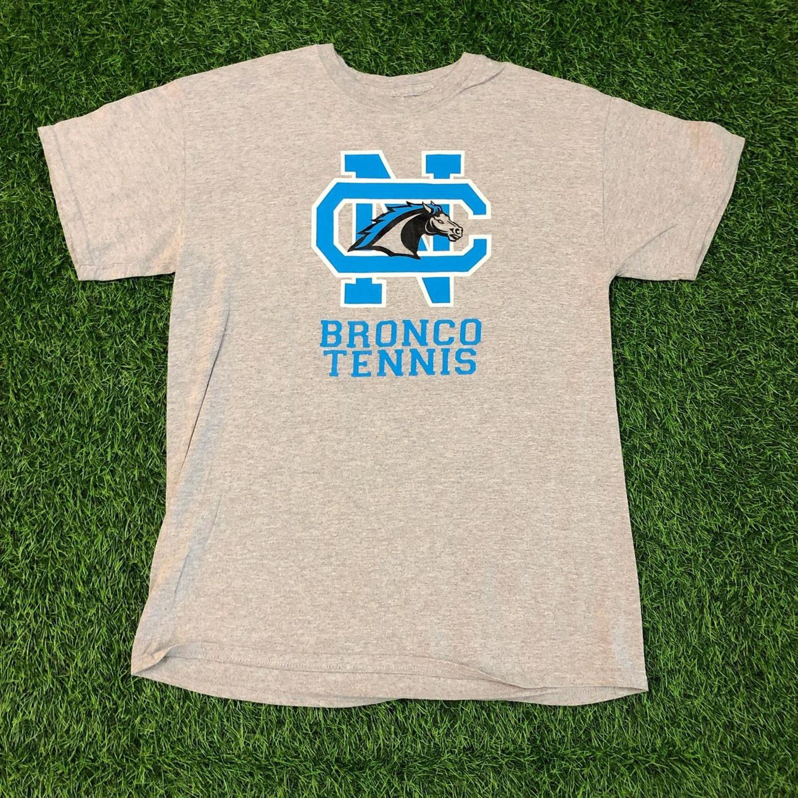 Gildan Men’s Grey Clovis North CN Bronco Tennis Graphic Tee Size US M / EU 48-50 / 2 - 1 Thumbnail