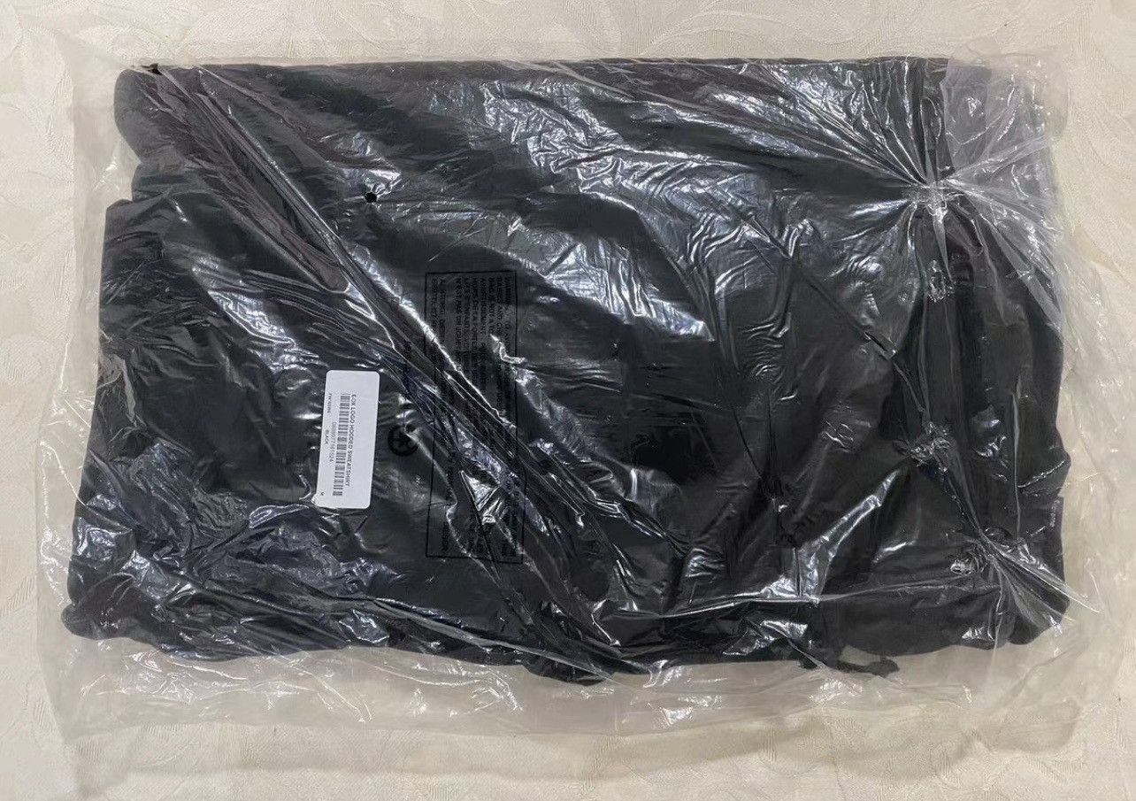 Supreme Supreme fw16 black on black hooded sweatshirt hoodie Size US M / EU 48-50 / 2 - 2 Thumbnail
