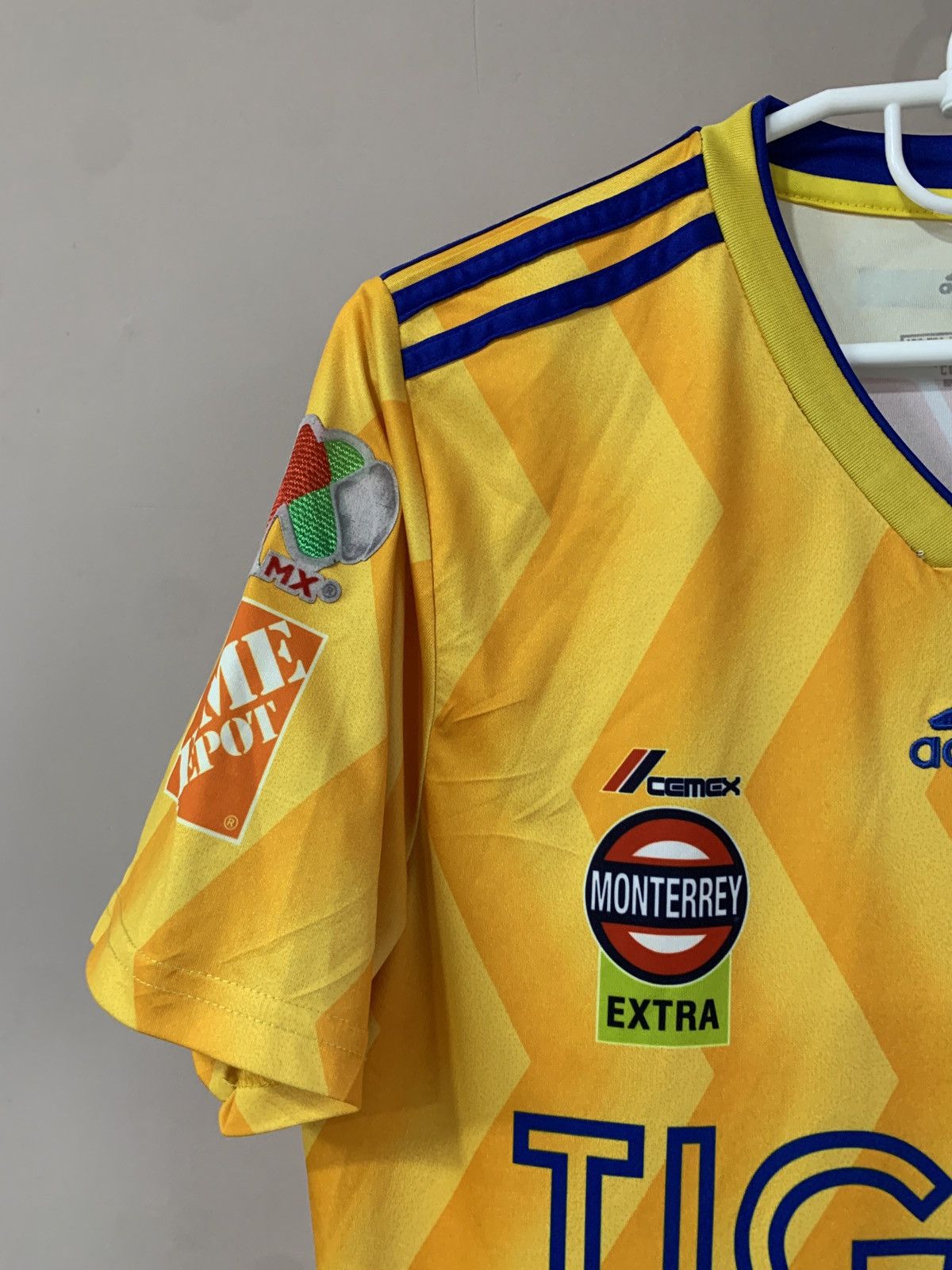 Other Tigres de la U.A.N.L. Away Football Shirt Adidas Soccer M Size US M / EU 48-50 / 2 - 4 Thumbnail