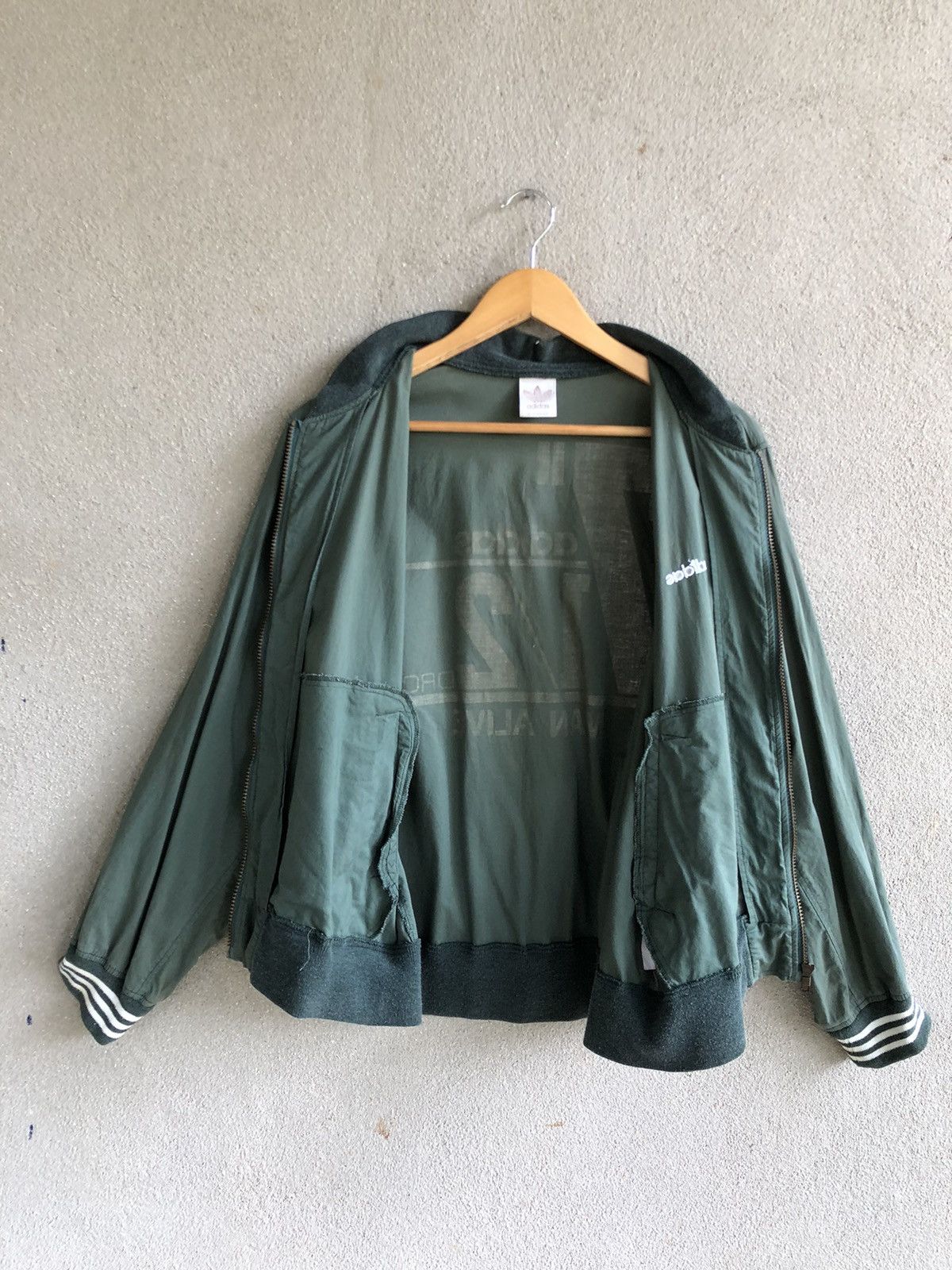 Adidas Vintage ADIDAS MAN ALIVE Jacket Size US M / EU 48-50 / 2 - 3 Thumbnail