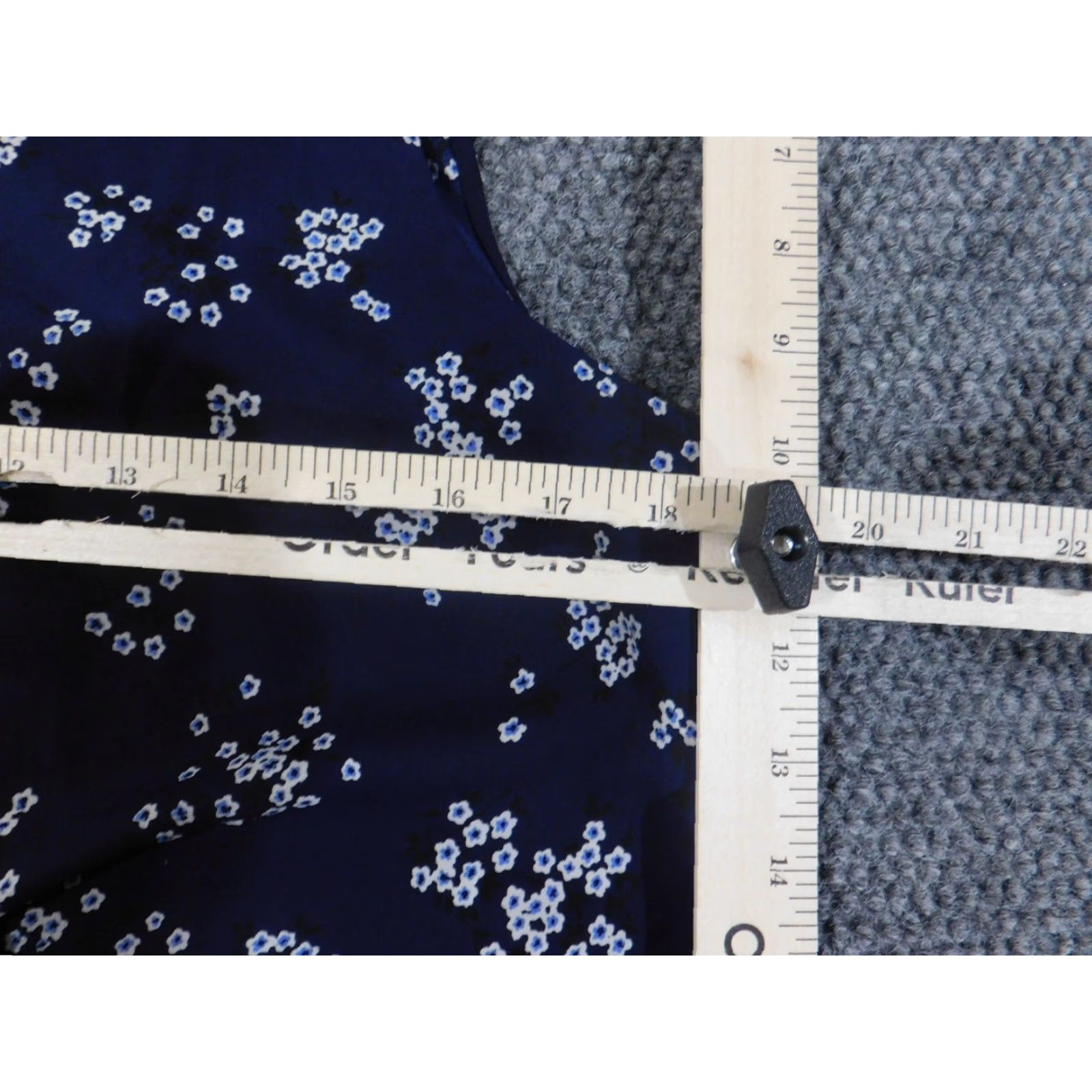 Ann Taylor LOFT Ann Taylor Loft Blouse Sleeveless V-Neck Floral Blue Polyester M Women Shirt Casual Size M / US 6-8 / IT 42-44 - 7 Thumbnail