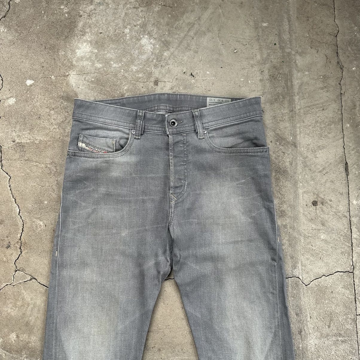 Diesel Diesel ‘Buster’ waxed style Tapered Denim 30x32 Size US 30 / EU 46 - 4 Thumbnail