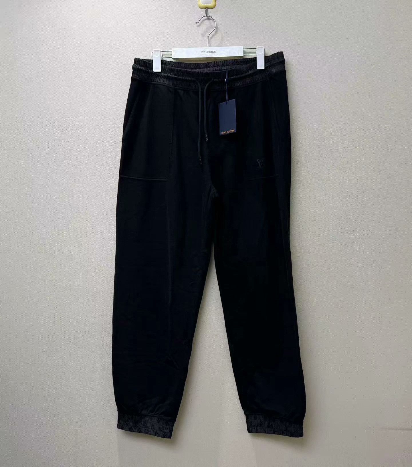 Louis Vuitton Louis Vuitton Black Logo Nylon XL Pants Size US 29 - 1 Thumbnail