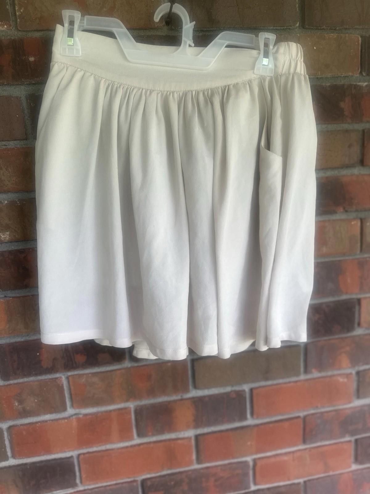 The Unbranded Brand cream mini skirt stretch Comfy Size 32" / US 10 / IT 46 - 1 Thumbnail