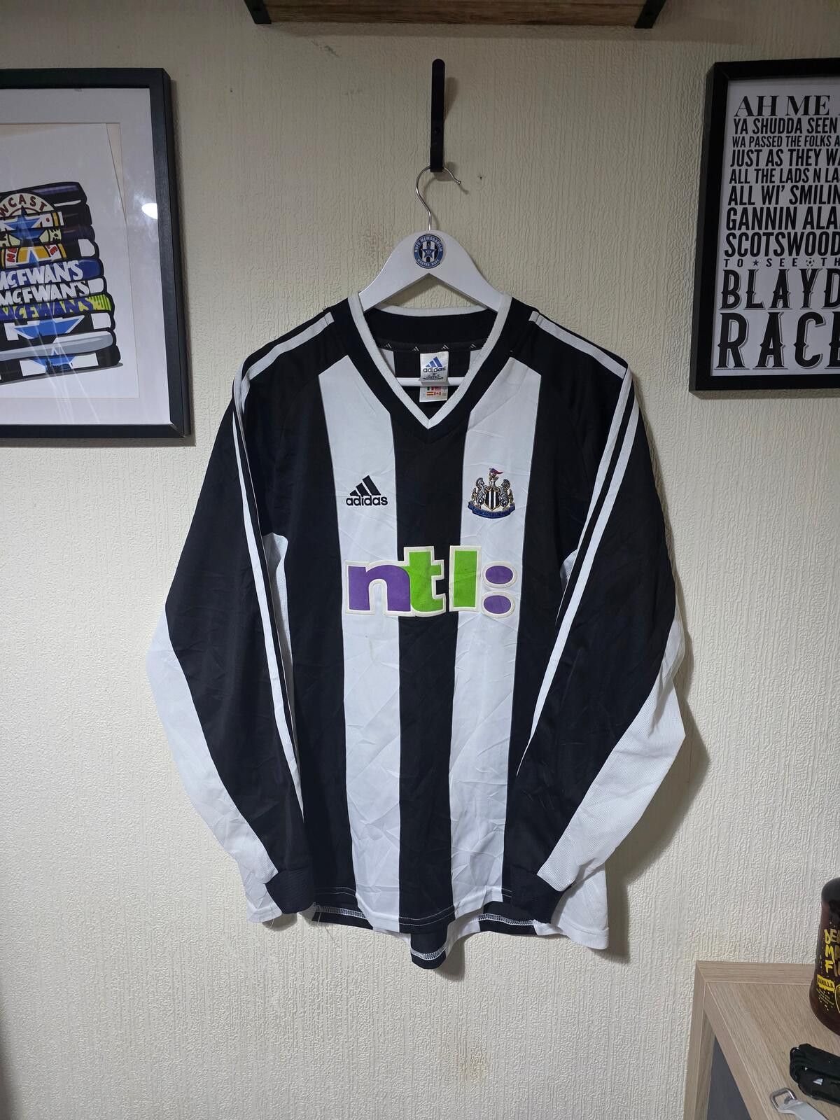 Other Newcastle United 2001/03 Adidas L/S Home shirt - Large Size US L / EU 52-54 / 3 - 1 Thumbnail