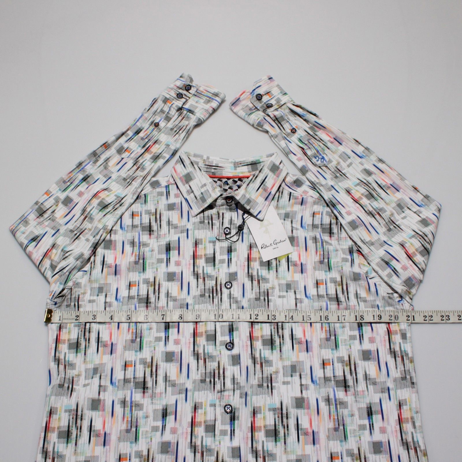 Robert Graham Robert Graham New with tags Shirt Size S US In White Size US S / EU 44-46 / 1 - 7 Thumbnail