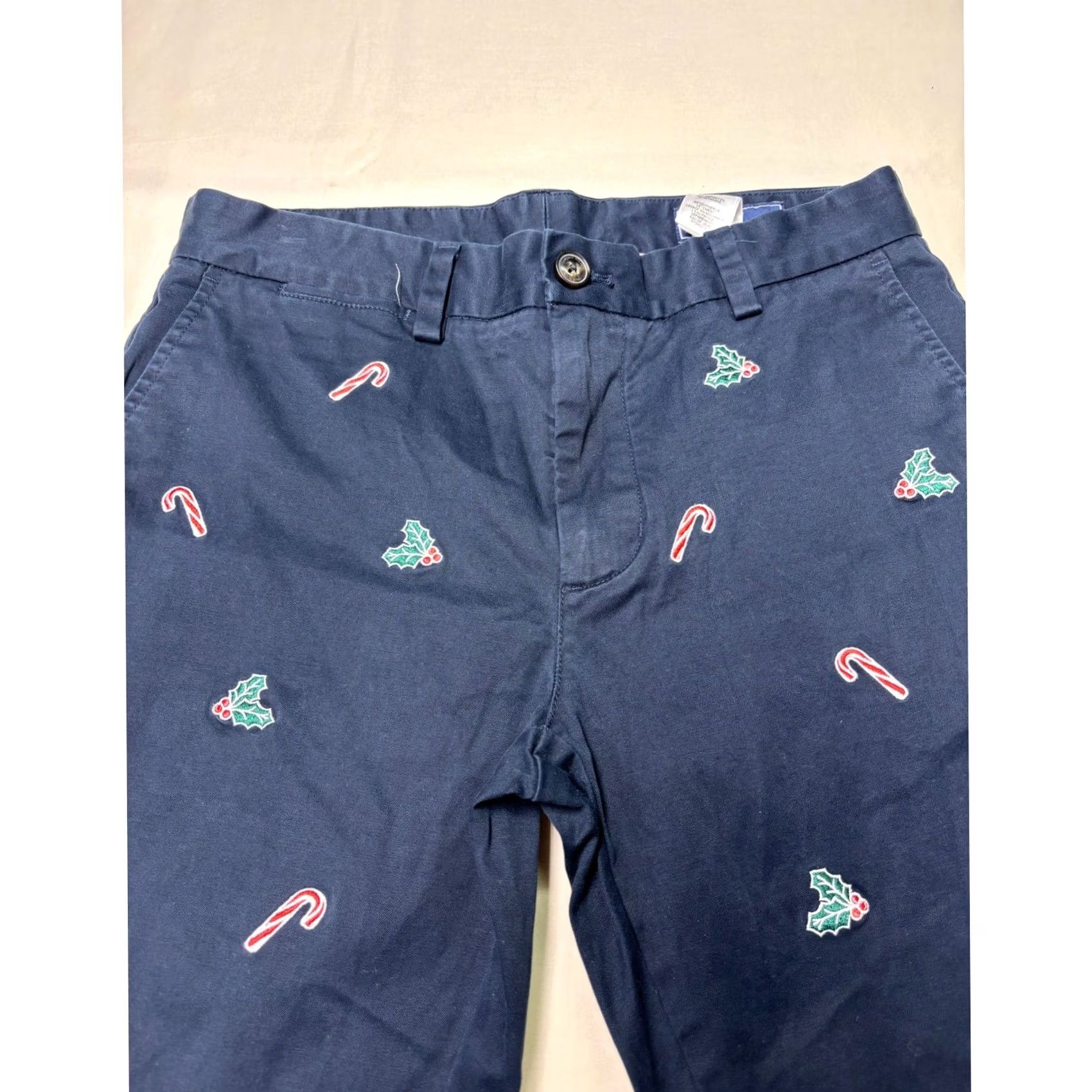 Vineyard Vines VINEYARD VINES Mens Christmas Candy Cane Holly Embroidered Chino Pants 30x32 Size US 30 / EU 46 - 2 Thumbnail