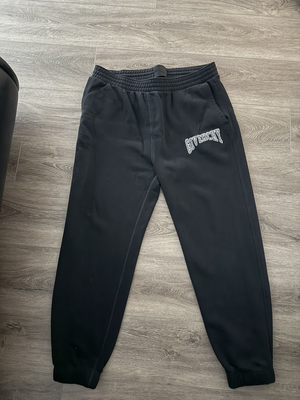 Givenchy Givenchy College Logo Sweatpants Size US 36 / EU 52 - 1 Thumbnail