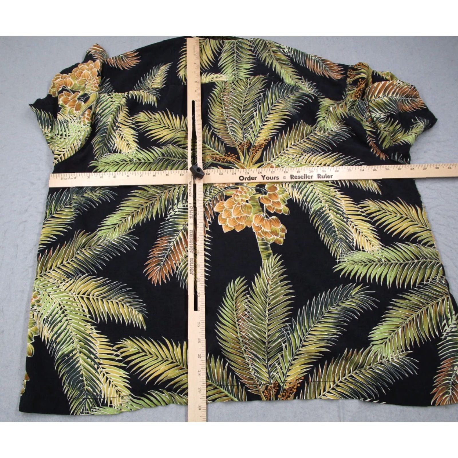 Tommy Bahama Tommy Bahama Shirt Men 2XL Black Floral Button Up Silk Camp Loop Collar Hawaiian Size US XXL / EU 58 / 5 - 4 Thumbnail