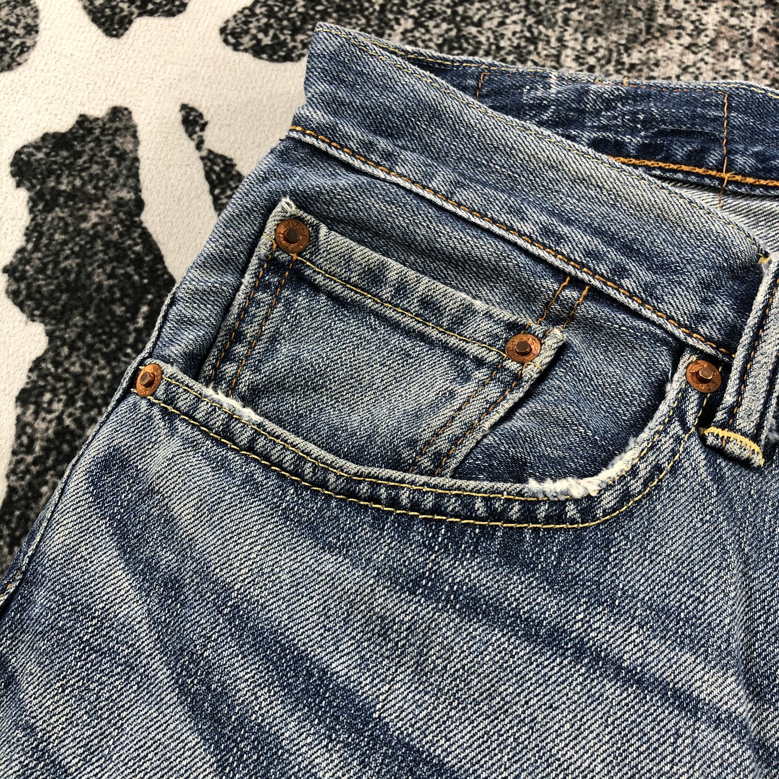 Levi's Vintage Levis 502 Jeans Faded Blue Denim KJ856 Size US 34 / EU 50 - 10 Thumbnail