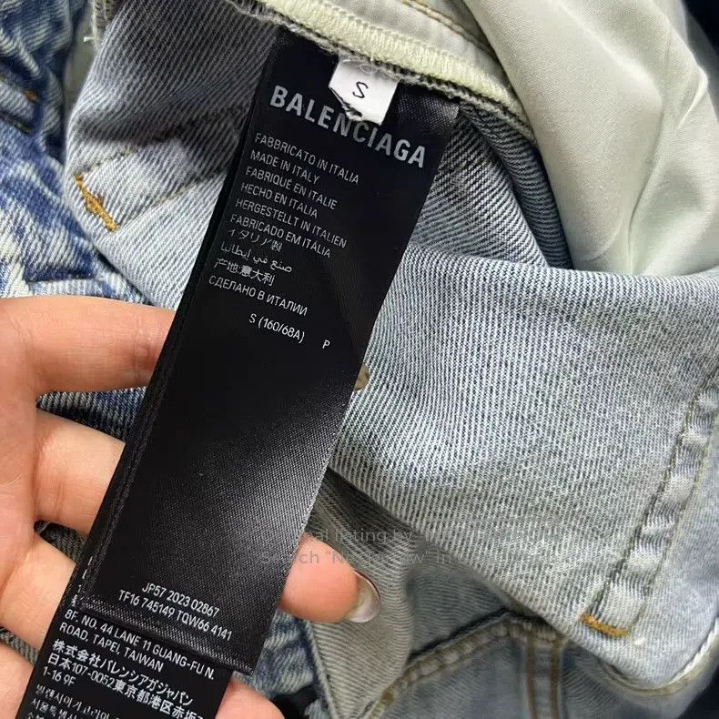 Balenciaga Balenciaga size S Ice blue water-washed distressed oversiz Size US 30 / EU 46 - 3 Thumbnail