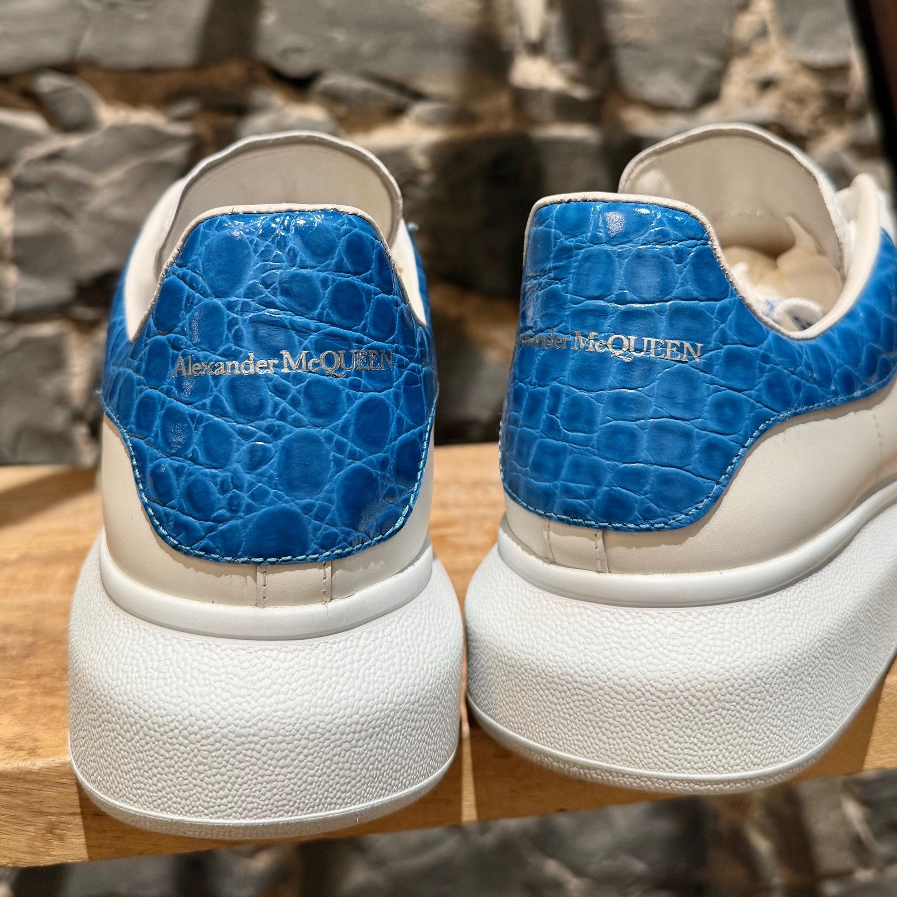 Alexander McQueen Alexander McQueen White Blue Croc Larry Oversized Sneakers Size US 9.5 / EU 42-43 - 5 Thumbnail